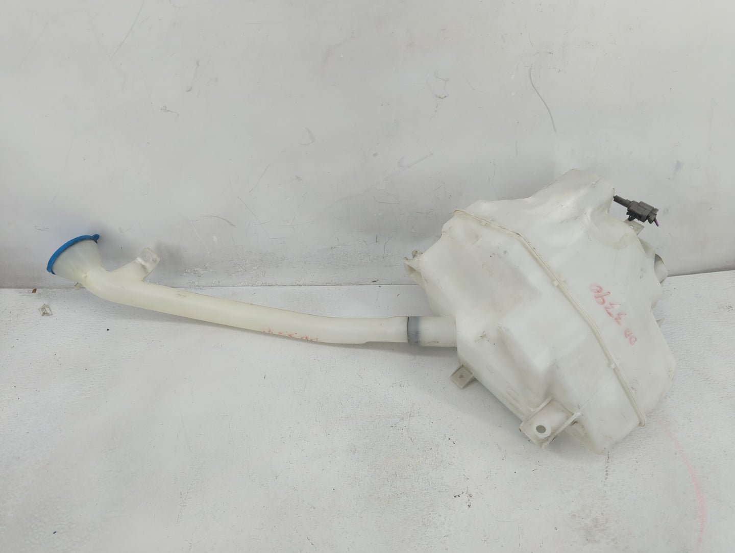 2003-2005 Infiniti Fx35 Windshield Washer Fluid Reservoir Bottle Oem - Oemusedautoparts1.com