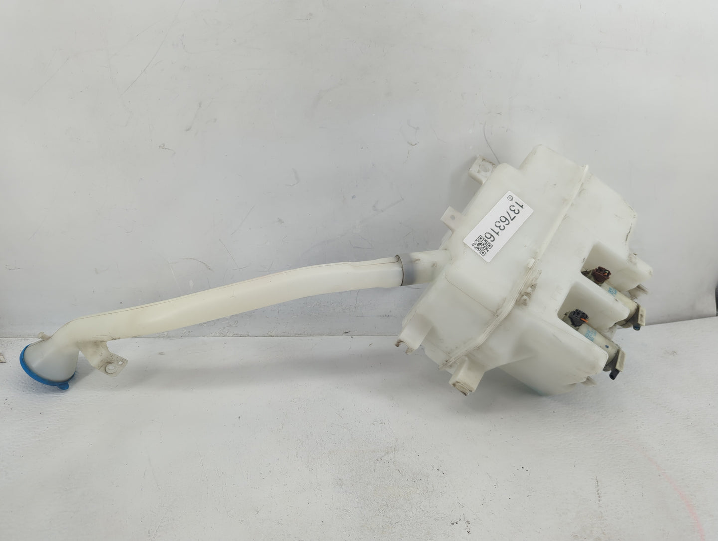 2003-2005 Infiniti Fx35 Windshield Washer Fluid Reservoir Bottle Oem - Oemusedautoparts1.com