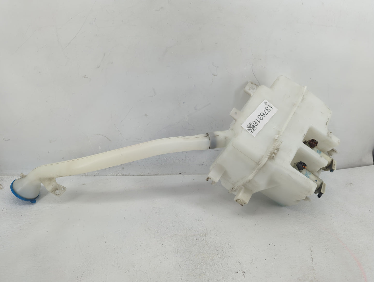 2003-2005 Infiniti Fx35 Windshield Washer Fluid Reservoir Bottle Oem - Oemusedautoparts1.com