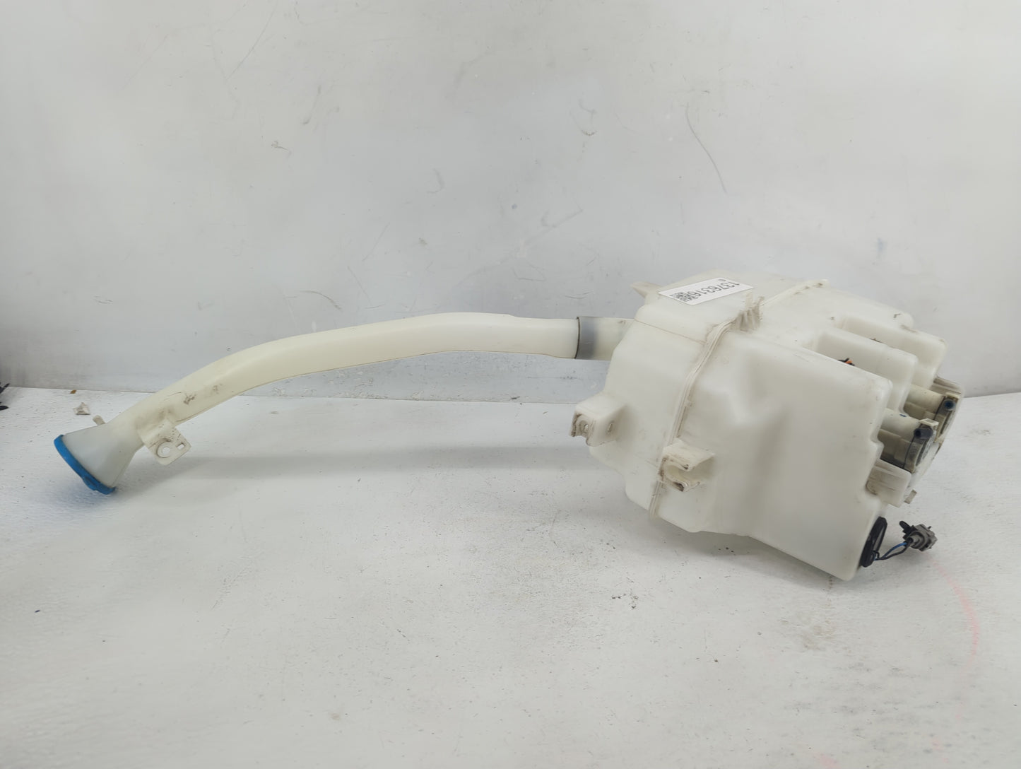 2003-2005 Infiniti Fx35 Windshield Washer Fluid Reservoir Bottle Oem - Oemusedautoparts1.com