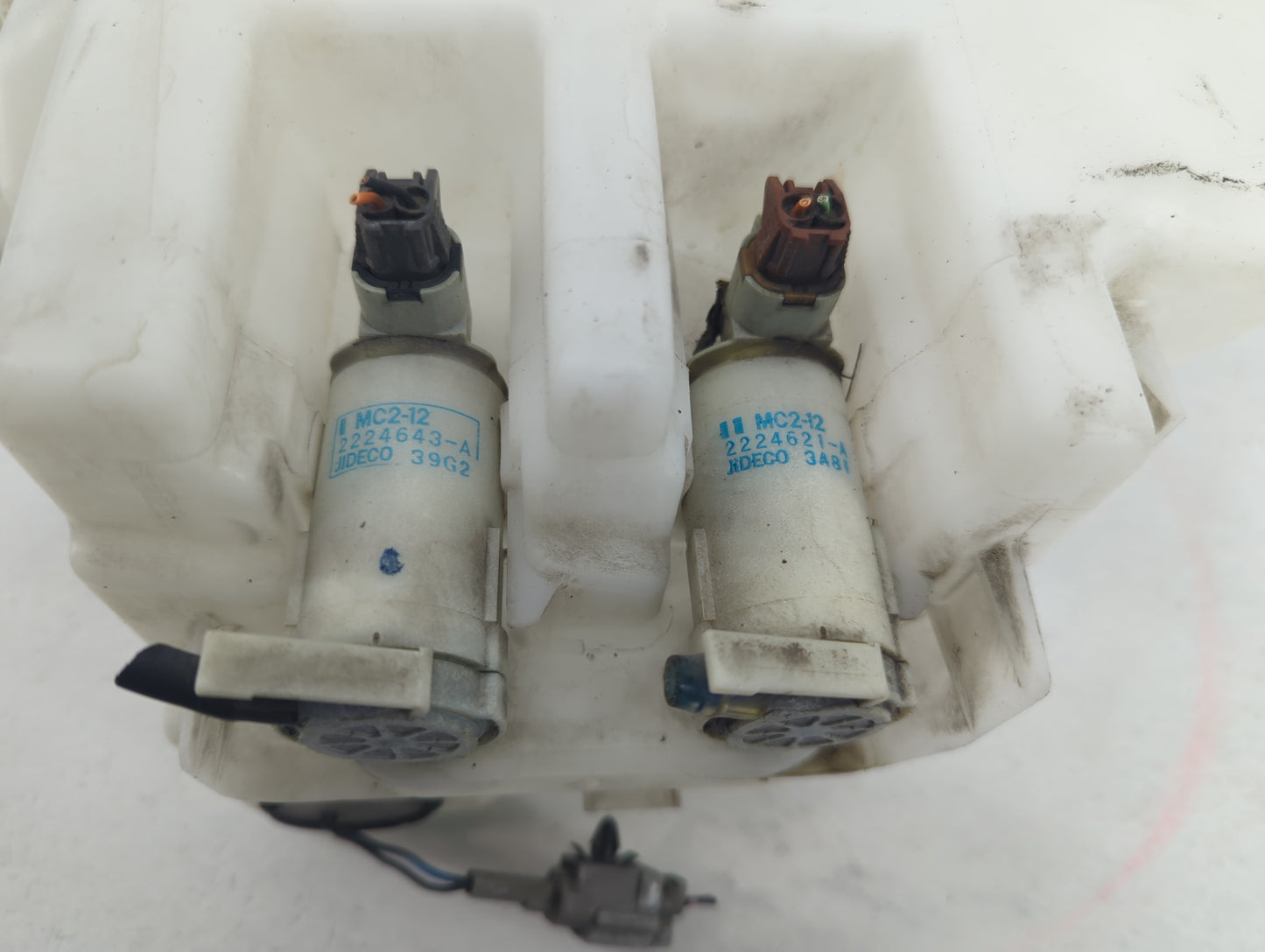 2003-2005 Infiniti Fx35 Windshield Washer Fluid Reservoir Bottle Oem - Oemusedautoparts1.com