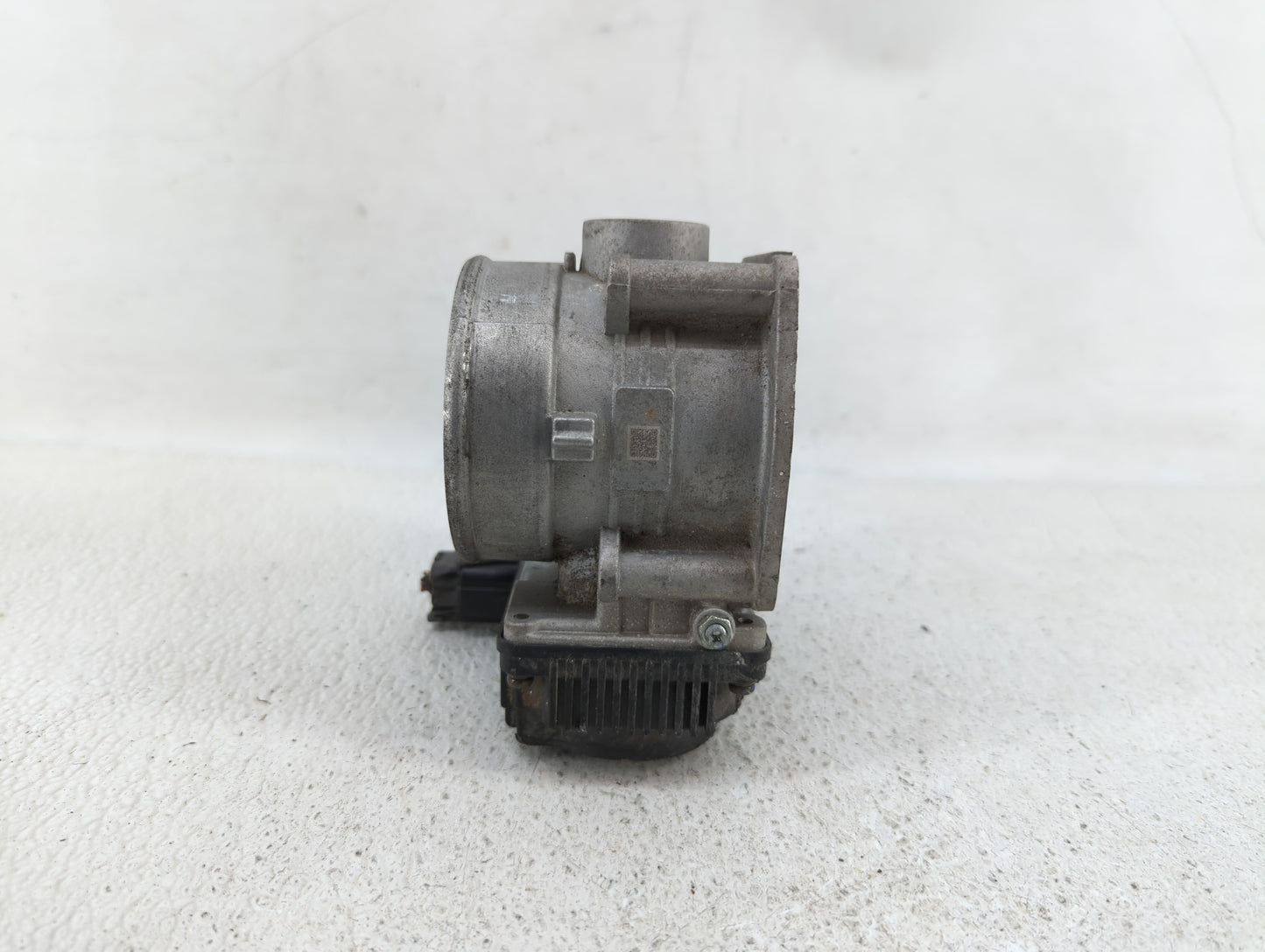 2003-2005 Infiniti Fx35 Throttle Body P/N:RME70-04 A576-01, RME70 Fits Fits 2002 2003 2004 2005 2006 OEM Used Auto Parts - O