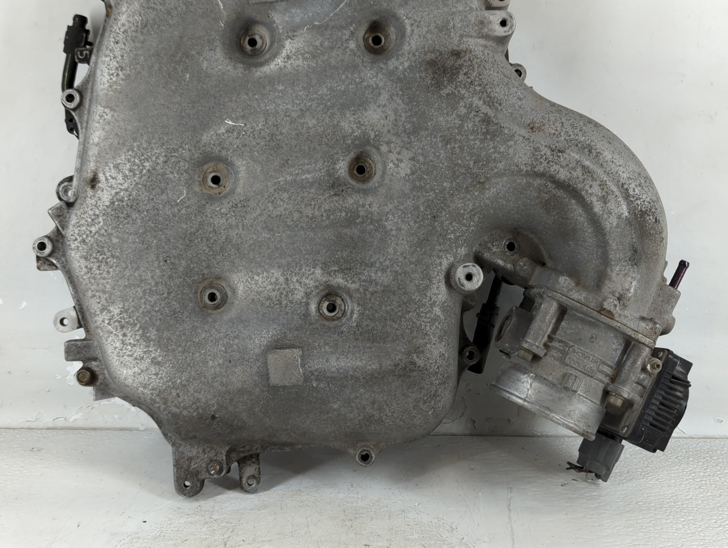 2004 Infiniti G35 Driver Left Cylinder Head Valve Cover Fits OEM Used Auto Parts - Oemusedautoparts1.com
