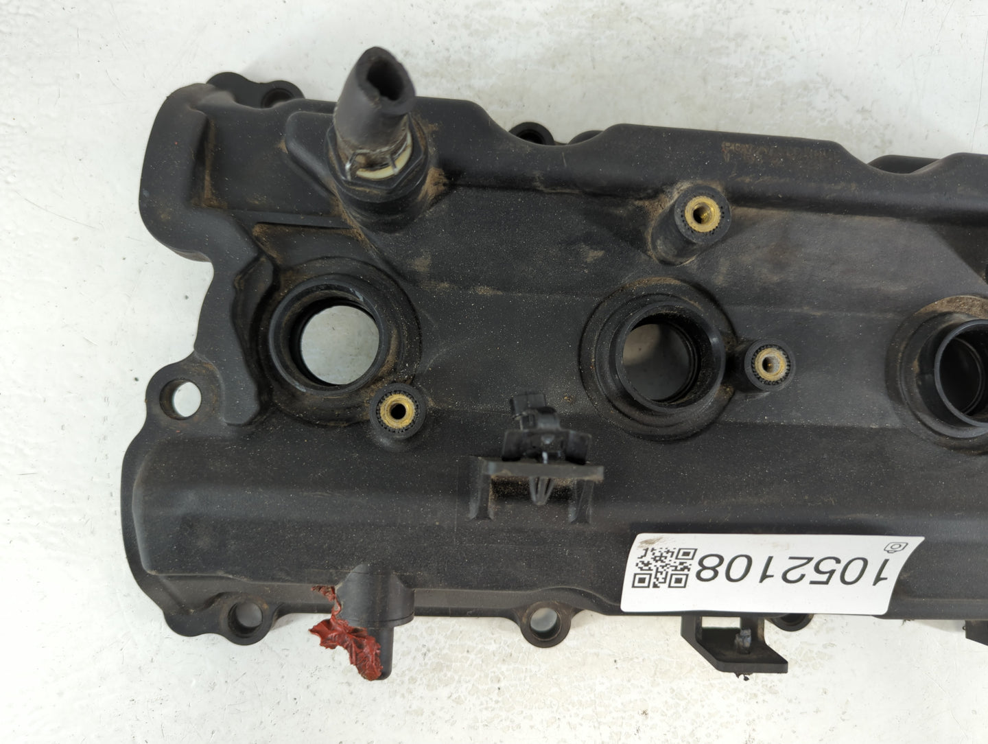 2004 Infiniti G35 Driver Left Cylinder Head Valve Cover P/N:Y2097-011 Fits OEM Used Auto Parts - Oemusedautoparts1.com