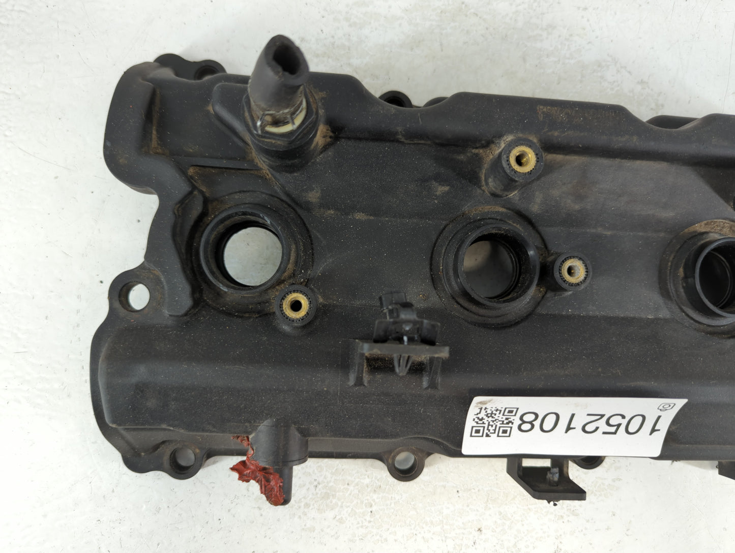 2004 Infiniti G35 Driver Left Cylinder Head Valve Cover P/N:Y2097-011 Fits OEM Used Auto Parts - Oemusedautoparts1.com