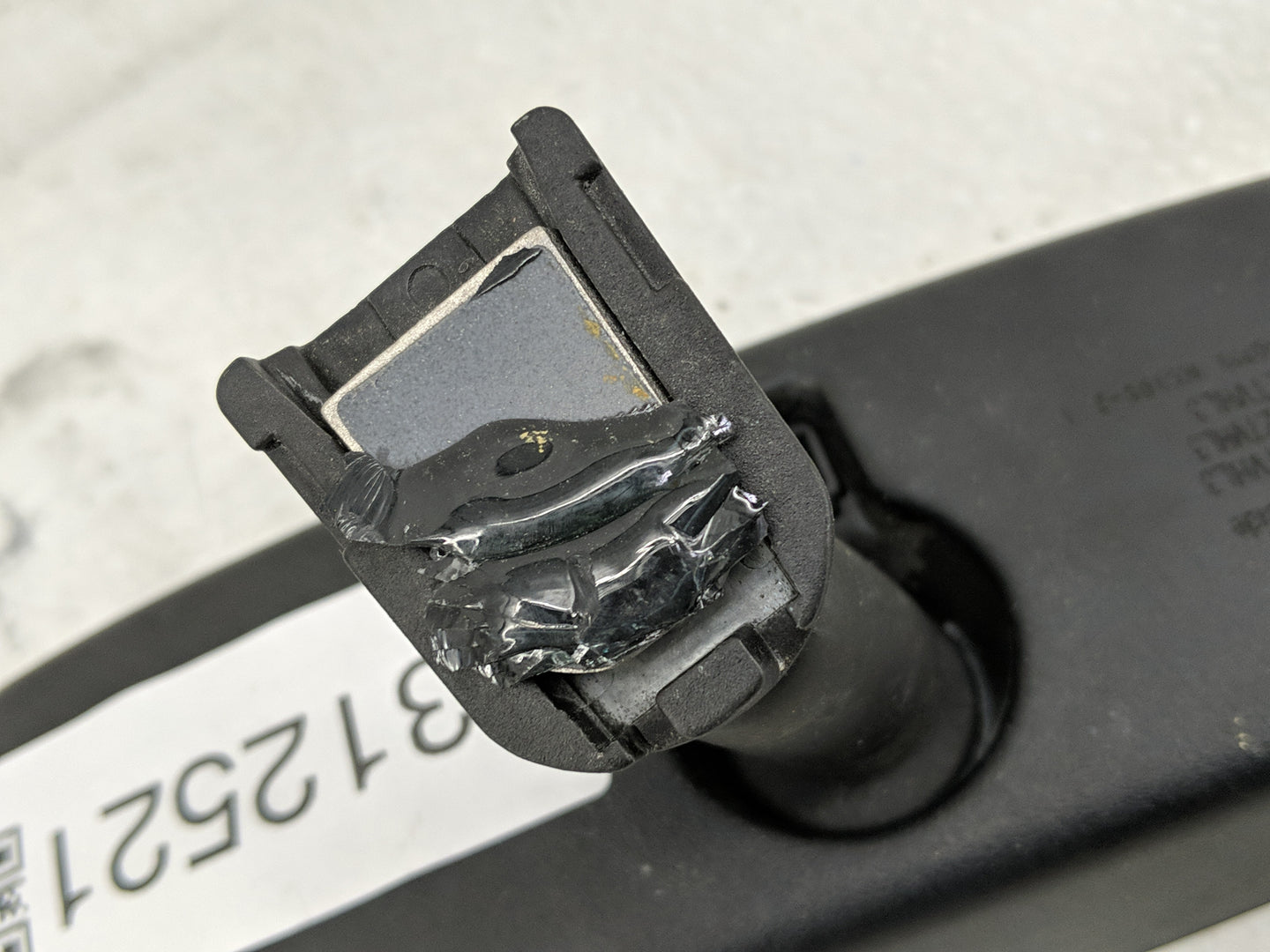 2004 Infiniti G35 Interior Rear View Mirror Replacement OEM P/N:E11015894 Fits OEM Used Auto Parts - Oemusedautoparts1.com