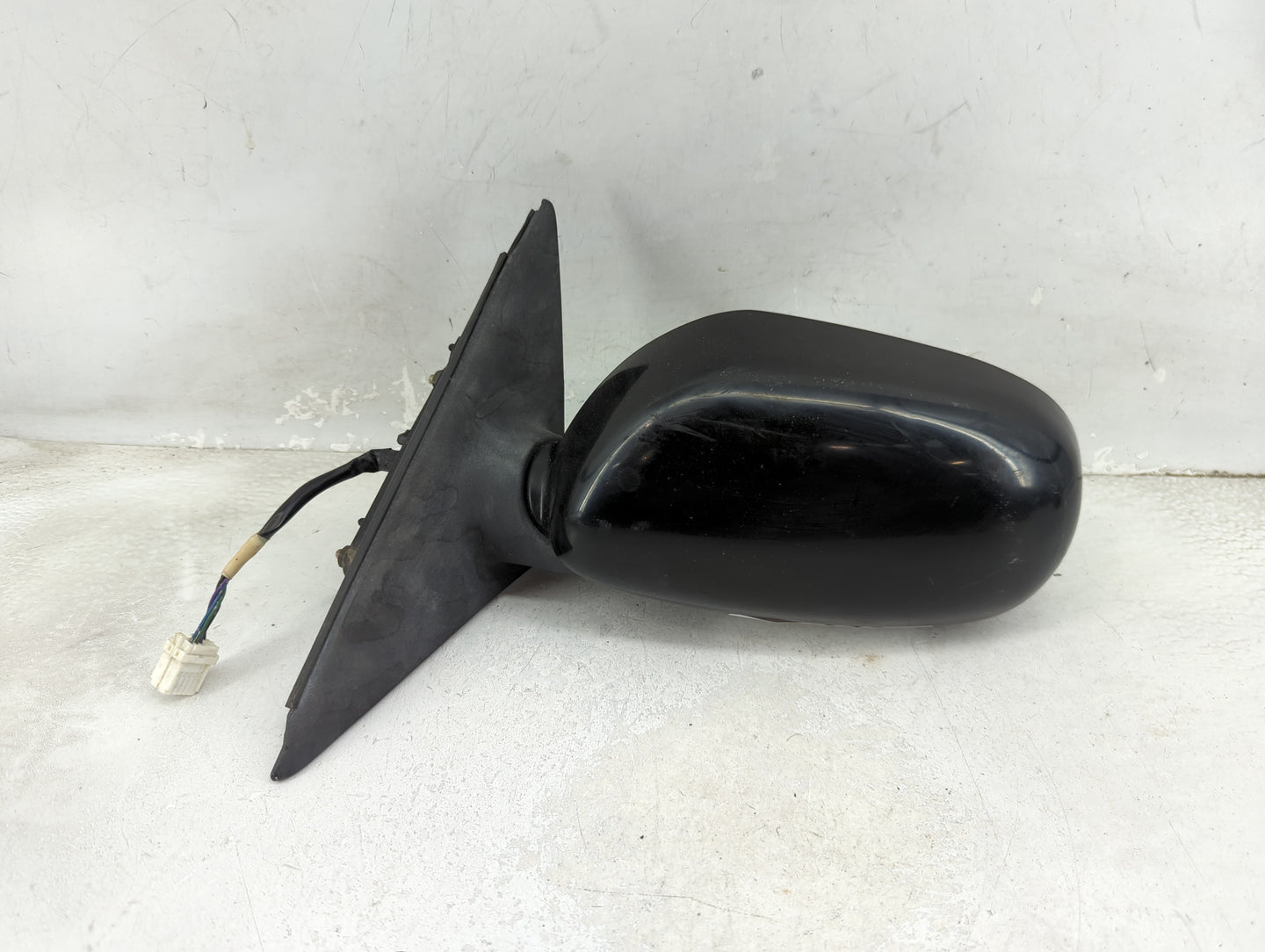 2003-2006 Infiniti G35 Driver Side View Mirror - Left Door Mirror OEM Used - Oemusedautoparts1.com