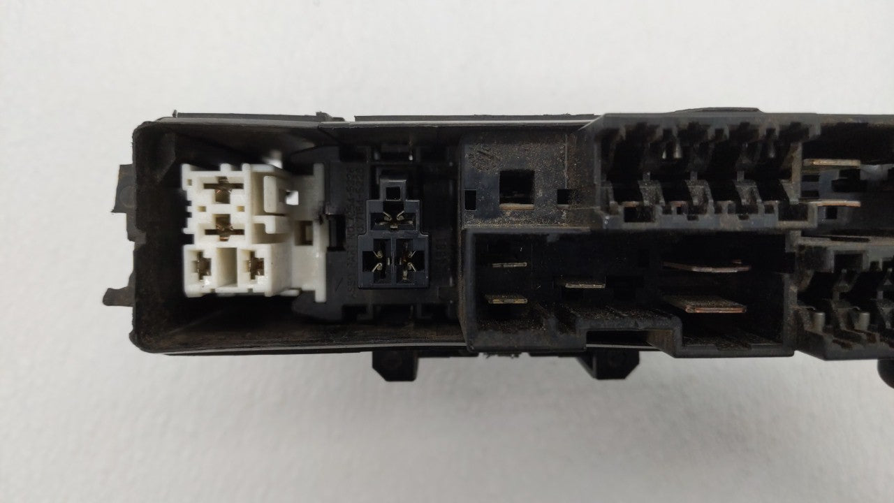 2003 Infiniti G35 Fusebox Fuse Box Panel Relay Module P/N:7254-5226 7154-5226 Fits OEM Used Auto Parts - Oemusedautoparts1.c