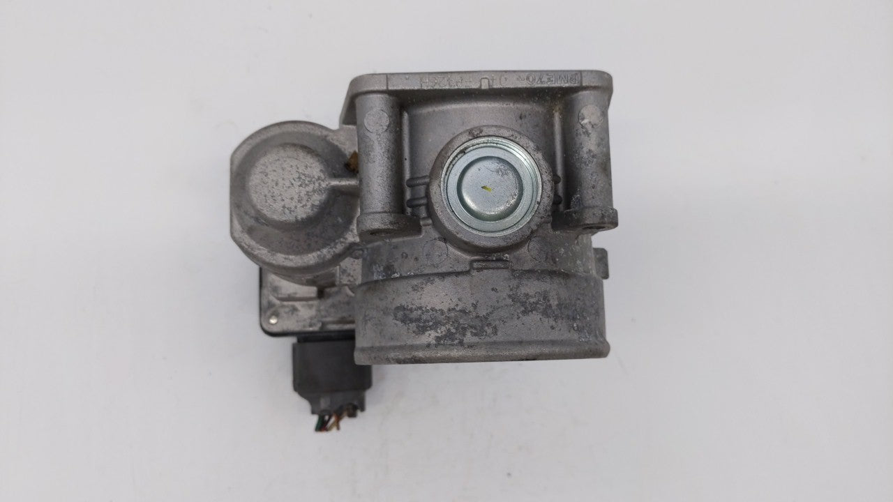 2003-2006 Infiniti G35 Throttle Body P/N:RME70-04 A576-01, RME70 Fits Fits 2002 2003 2004 2005 2006 OEM Used Auto Parts - Oe