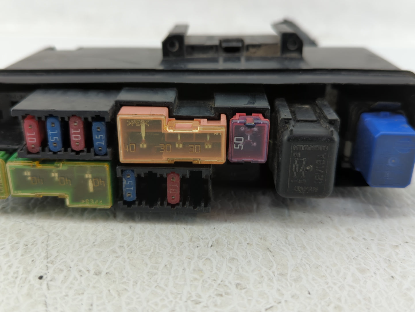 2003-2004 Infiniti G35 Fusebox Fuse Box Panel Relay Module Fits Fits 2003 2004 OEM Used Auto Parts - Oemusedautoparts1.com