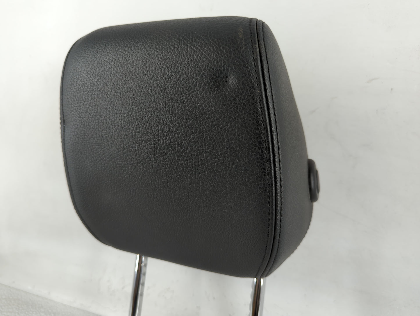 2004 Infiniti G35 Headrest Head Rest Front Driver Passenger Seat Fits OEM Used Auto Parts - Oemusedautoparts1.com