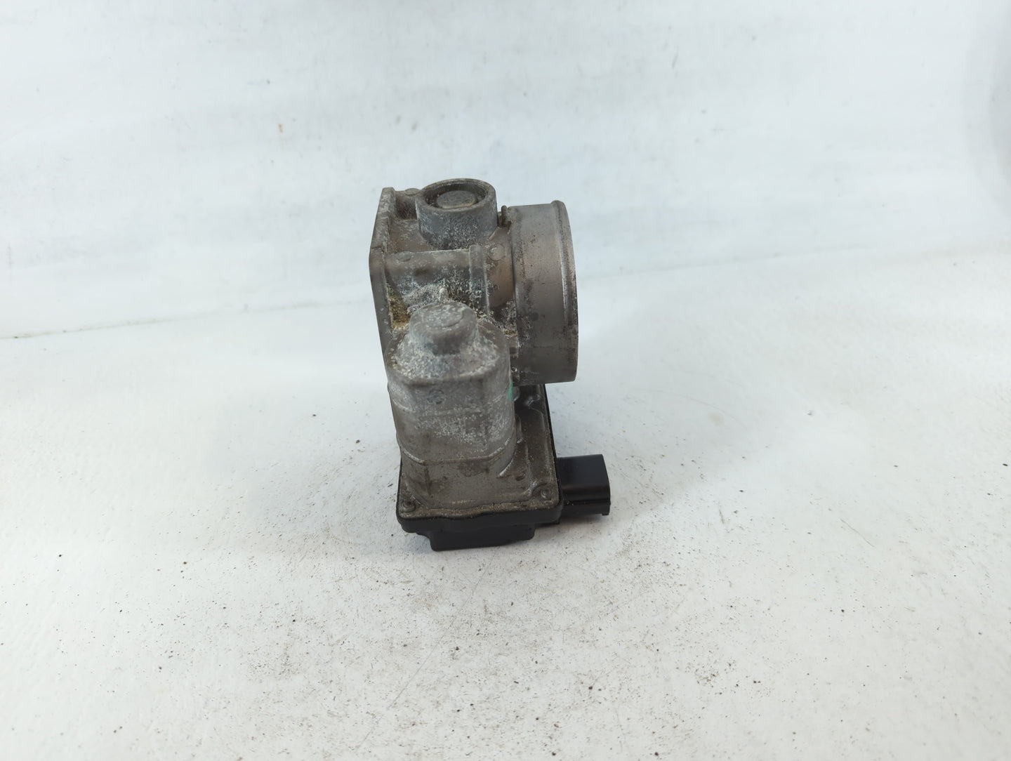 2003-2006 Infiniti G35 Throttle Body P/N:C4623H RME70-04 Fits Fits 2002 2003 2004 2005 2006 OEM Used Auto Parts - Oemusedaut