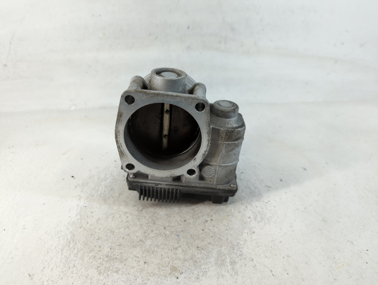 2003-2006 Infiniti G35 Throttle Body P/N:05916 RME70-04 Fits Fits 2002 2003 2004 2005 2006 OEM Used Auto Parts - Oemusedauto