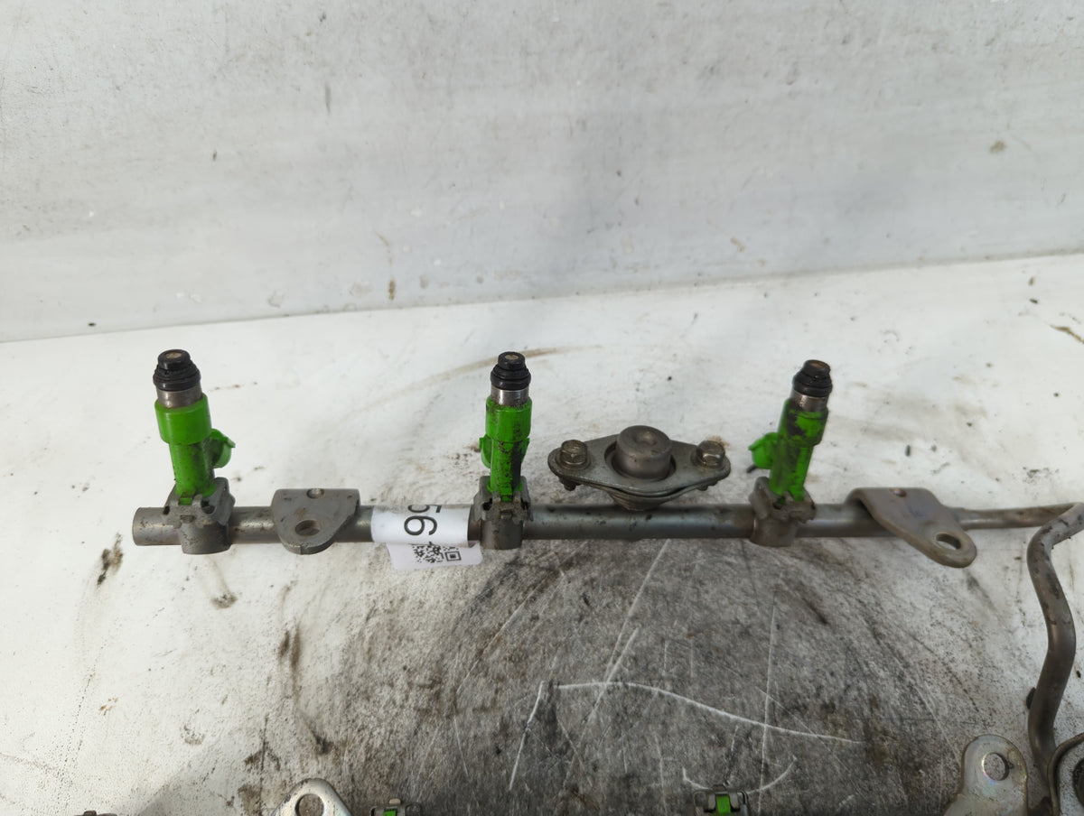 2004 Infiniti G35 Fuel Injectors Fits OEM Used Auto Parts - Oemusedautoparts1.com