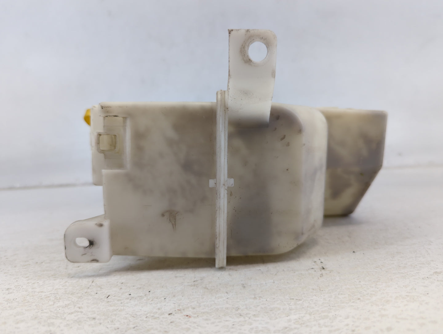 2002-2004 Infiniti I35 Windshield Washer Fluid Reservoir Bottle Oem - Oemusedautoparts1.com
