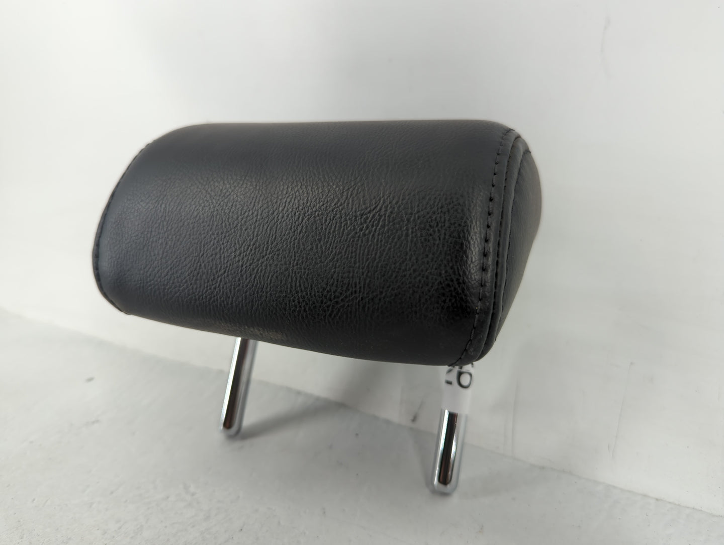 2002-2004 Infiniti I35 Headrest Head Rest Front Driver Passenger Seat Fits Fits 2002 2003 2004 OEM Used Auto Parts - Oemused