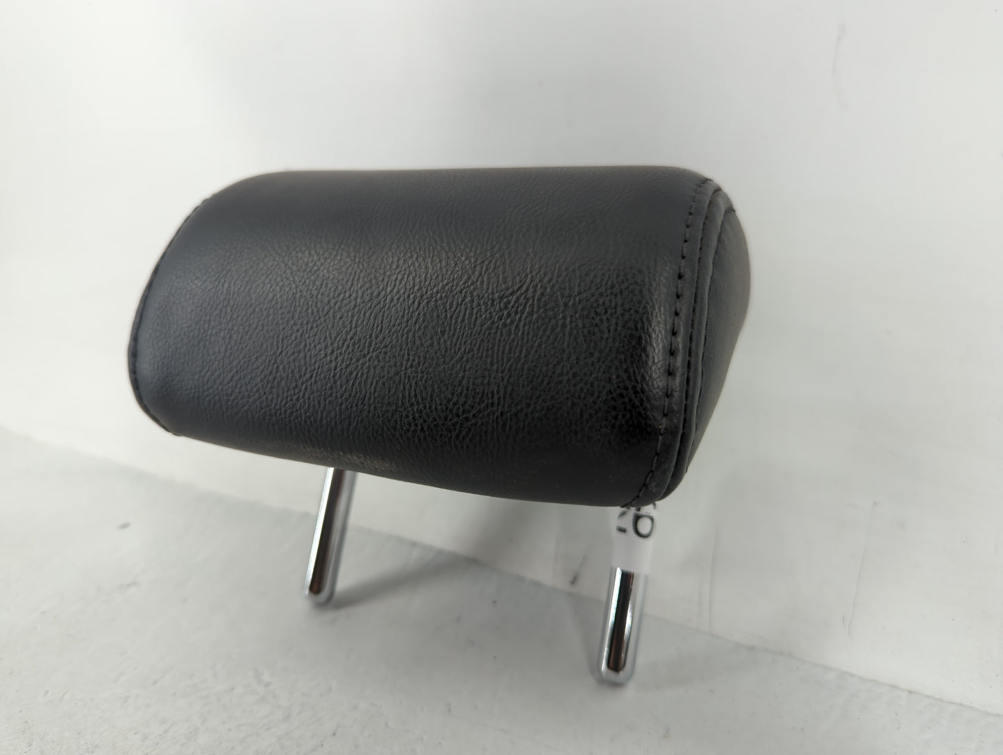2002-2004 Infiniti I35 Headrest Head Rest Front Driver Passenger Seat Fits Fits 2002 2003 2004 OEM Used Auto Parts - Oemused