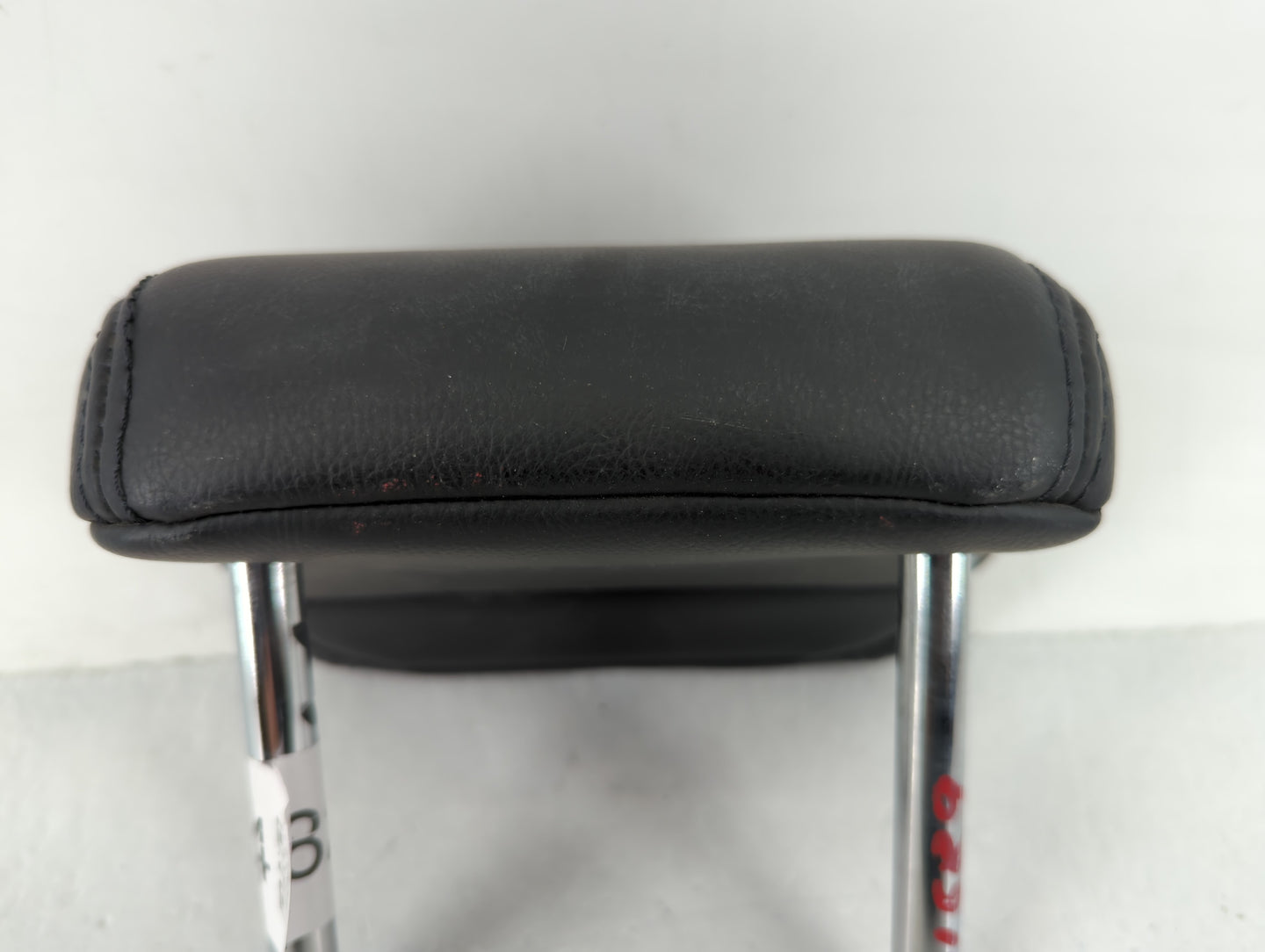 2002-2004 Infiniti I35 Headrest Head Rest Front Driver Passenger Seat Fits Fits 2002 2003 2004 OEM Used Auto Parts - Oemused