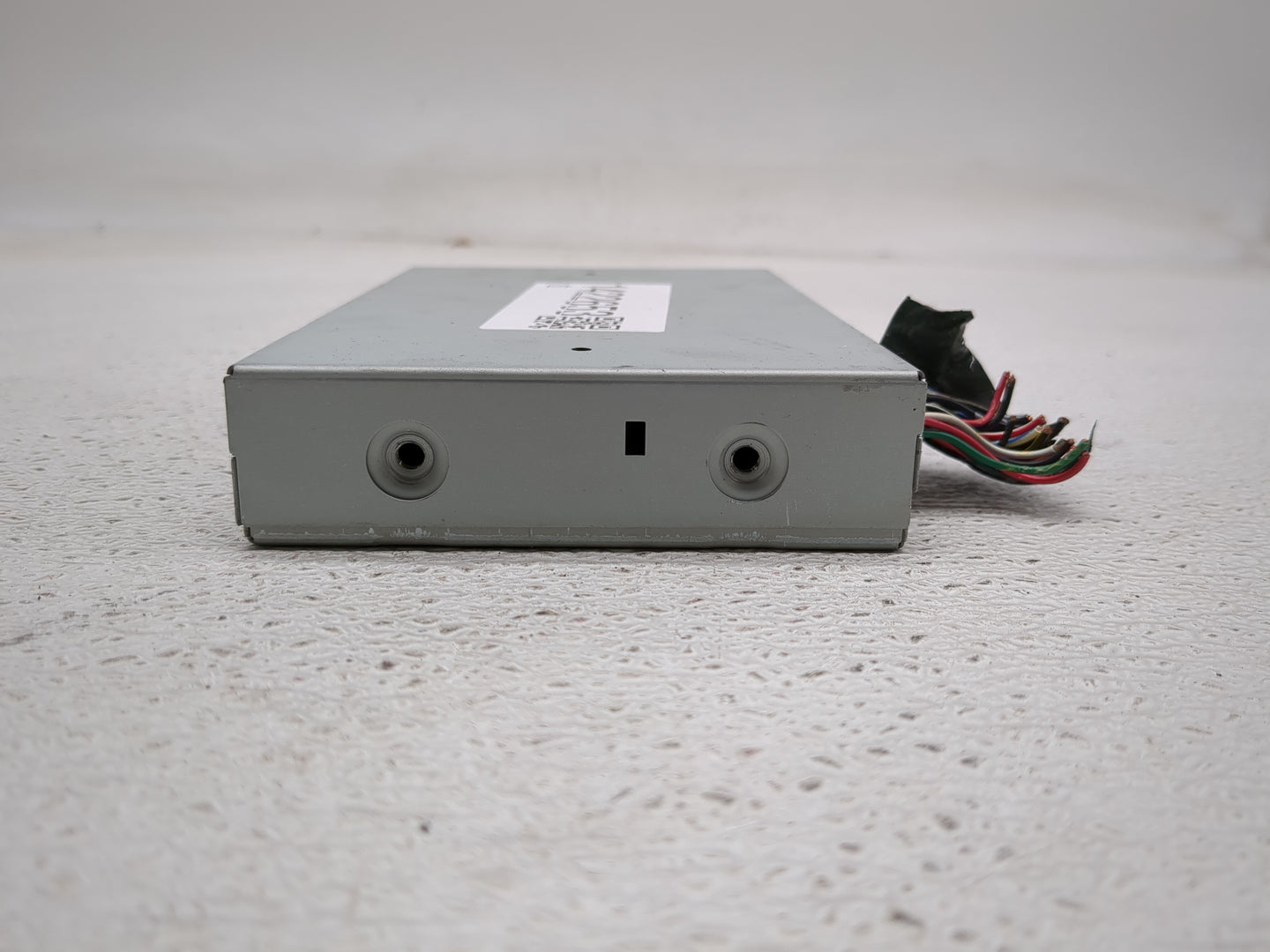 2004 Infiniti Qx56 Radio AM FM Cd Player Receiver Replacement P/N:28330-7Y001 Fits OEM Used Auto Parts - Oemusedautoparts1.c