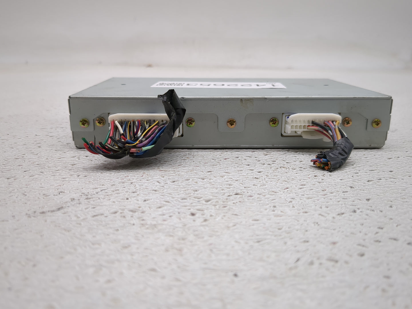 2004 Infiniti Qx56 Radio AM FM Cd Player Receiver Replacement P/N:28330-7Y001 Fits OEM Used Auto Parts - Oemusedautoparts1.c