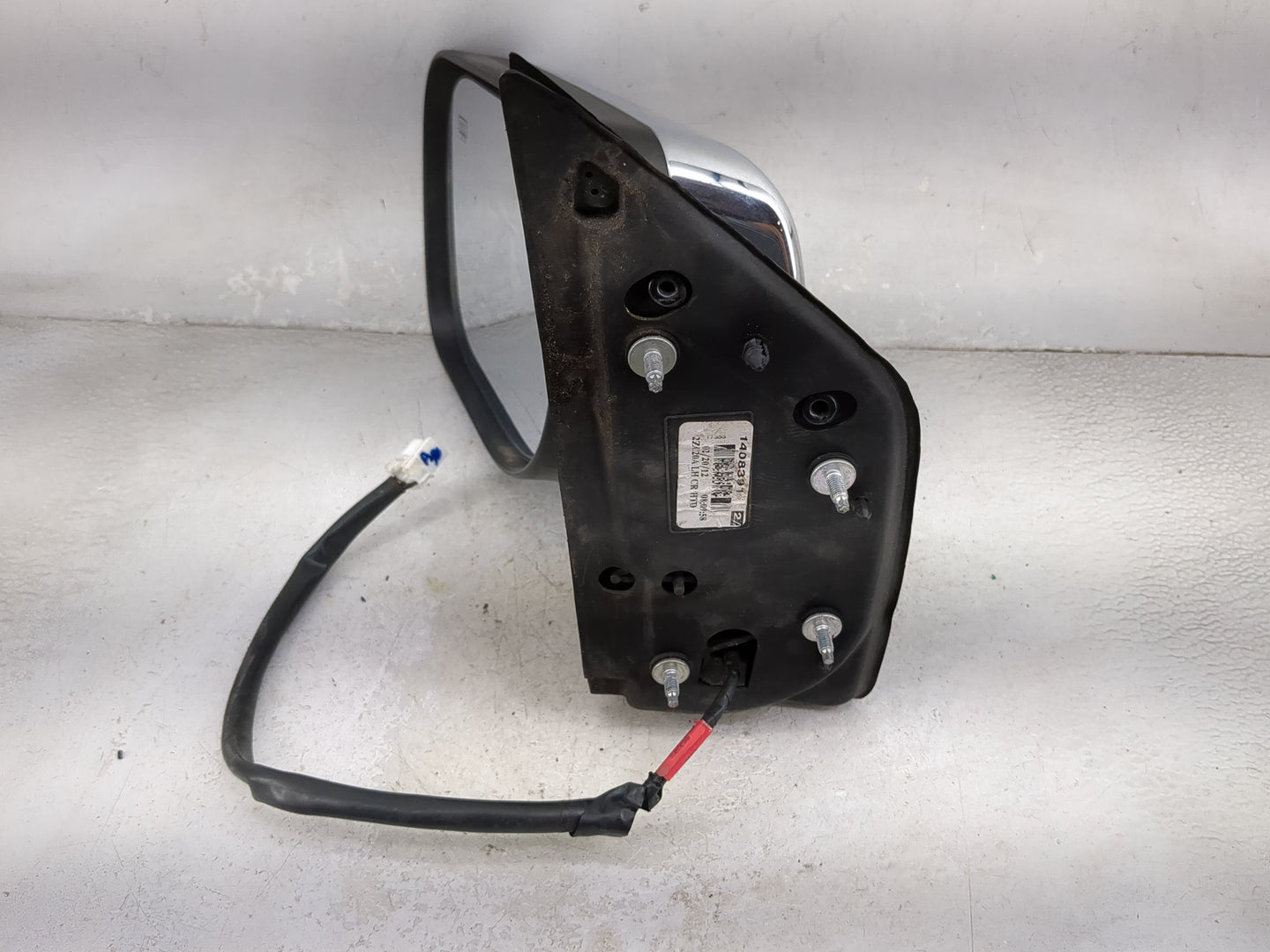 2004-2005 Infiniti Qx56 Driver Side View Mirror - Left Door Mirror OEM Used - Oemusedautoparts1.com