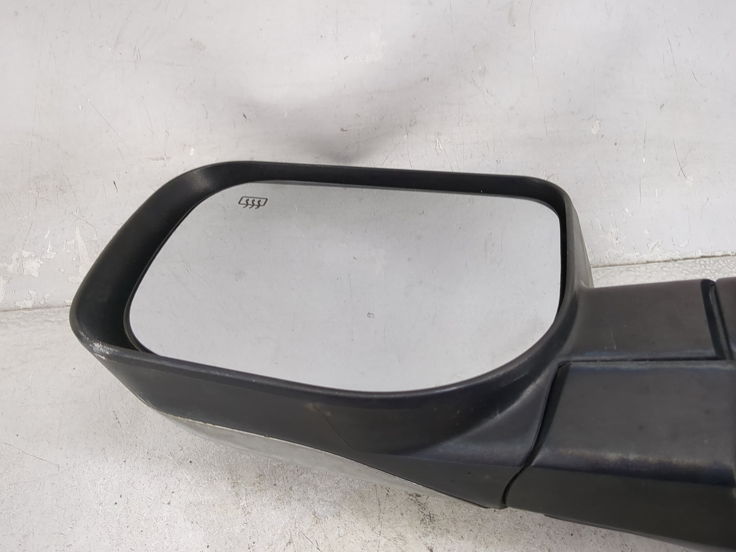 2004-2005 Infiniti Qx56 Driver Side View Mirror - Left Door Mirror OEM Used - Oemusedautoparts1.com
