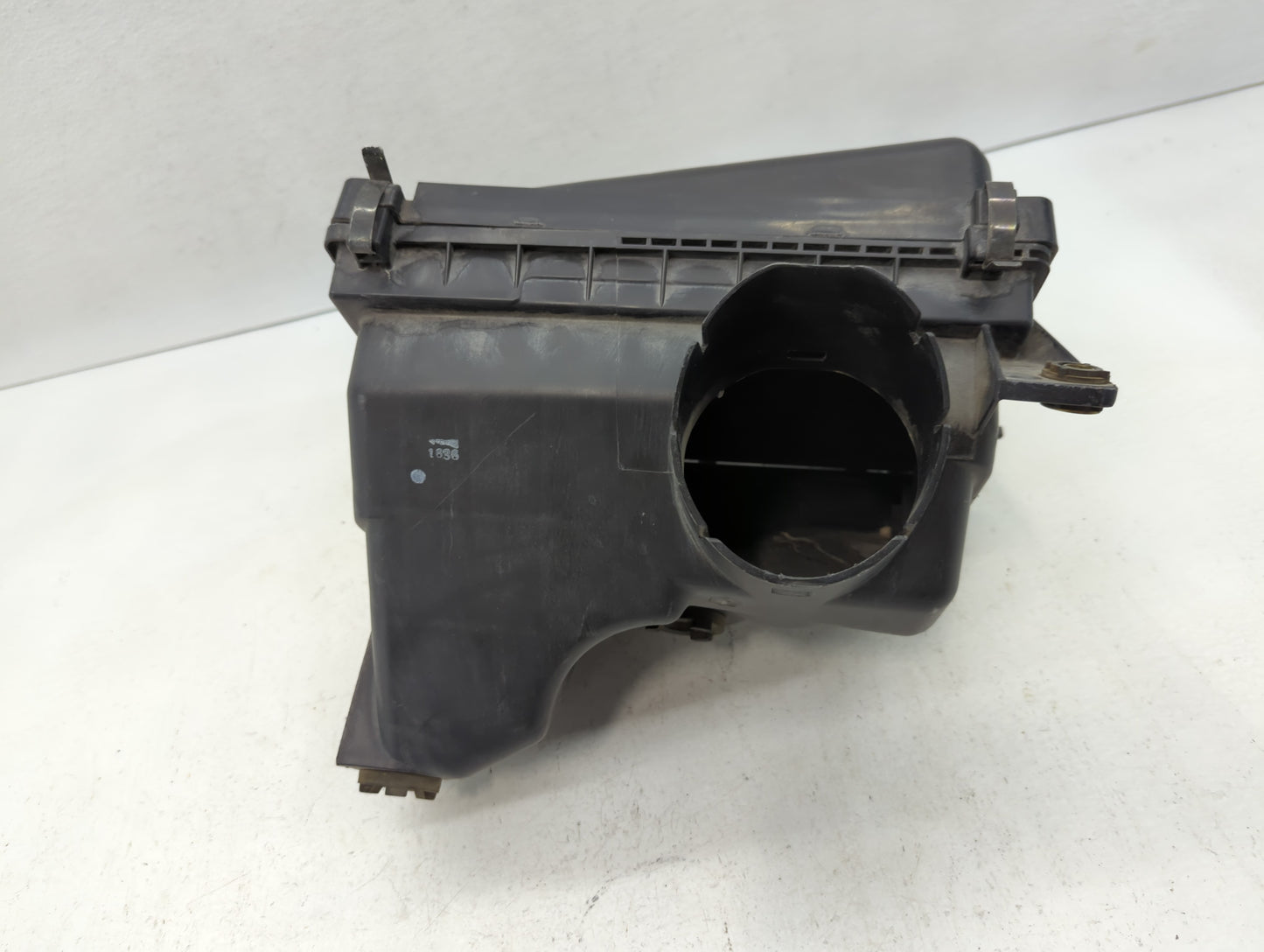 2004 Infiniti Qx56 Air Cleaner Intake-duct Hose Tube - Oemusedautoparts1.com