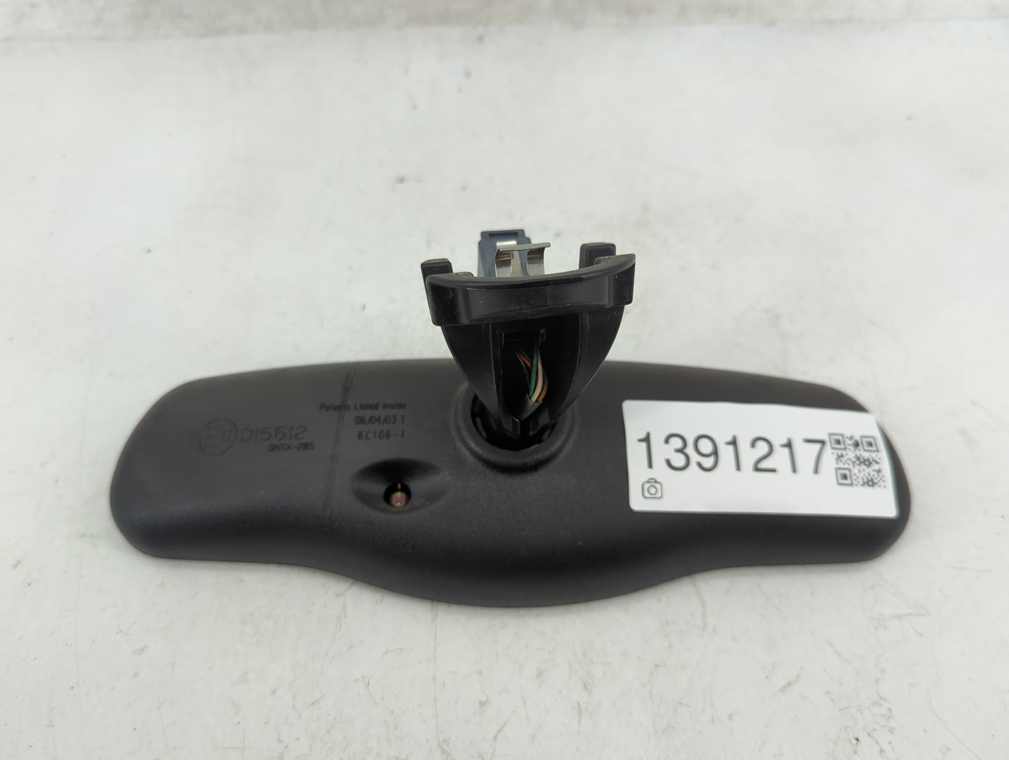 2004 Jaguar S-Type Interior Rear View Mirror Replacement OEM P/N:E11015612 Fits OEM Used Auto Parts - Oemusedautoparts1.com