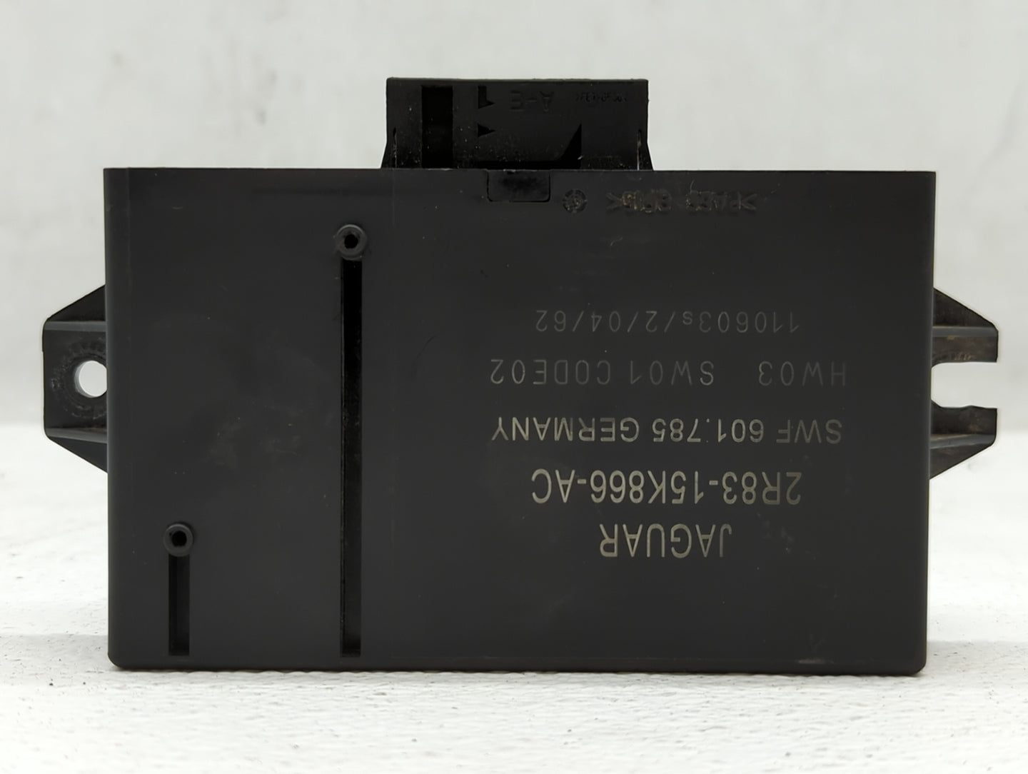 2003-2004 Jaguar S-type Chassis Control Module Ccm Bcm Body Control - Oemusedautoparts1.com