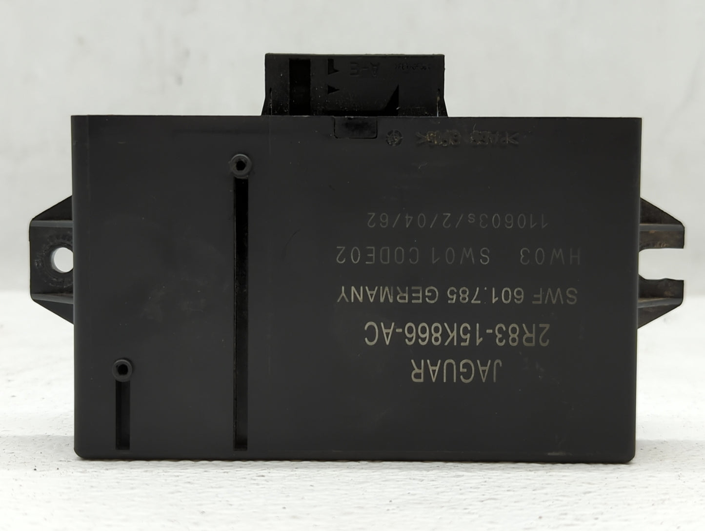 2003-2004 Jaguar S-type Chassis Control Module Ccm Bcm Body Control - Oemusedautoparts1.com