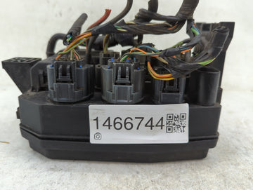 2004 Jaguar X-Type Fusebox Fuse Box Panel Relay Module P/N:4X43-14A073-BD 518812102 Fits OEM Used Auto Parts