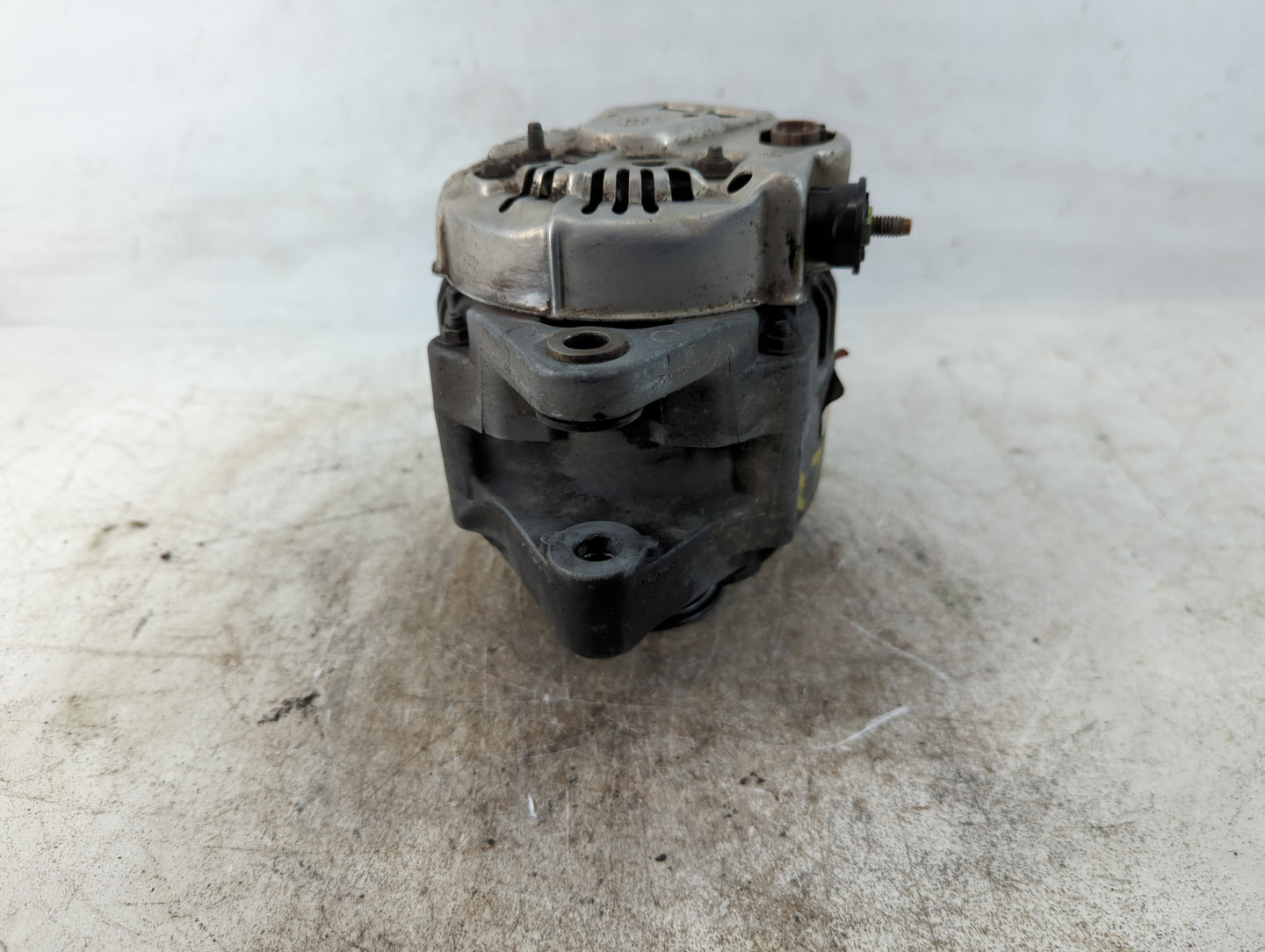 2002-2005 Jaguar X-Type Alternator Replacement Generator Charging Assembly Engine OEM P/N:9761211-508 Fits OEM Used Auto Par