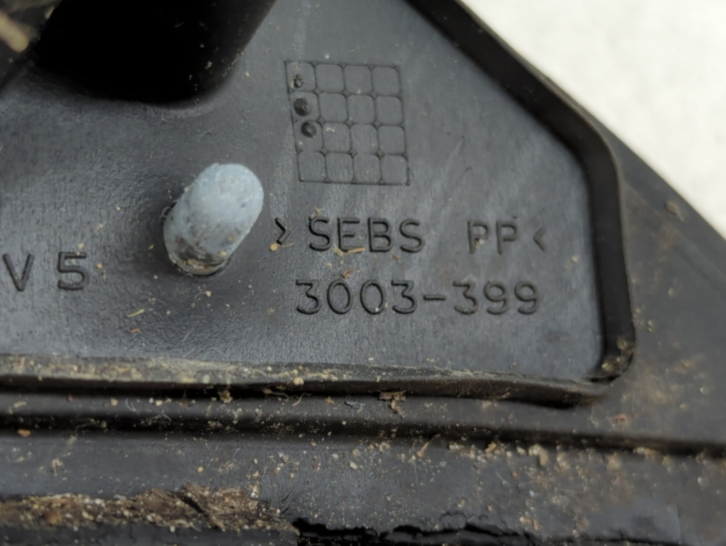 2004 Jaguar X-type Driver Left Side View Manual Door Mirror Black - Oemusedautoparts1.com