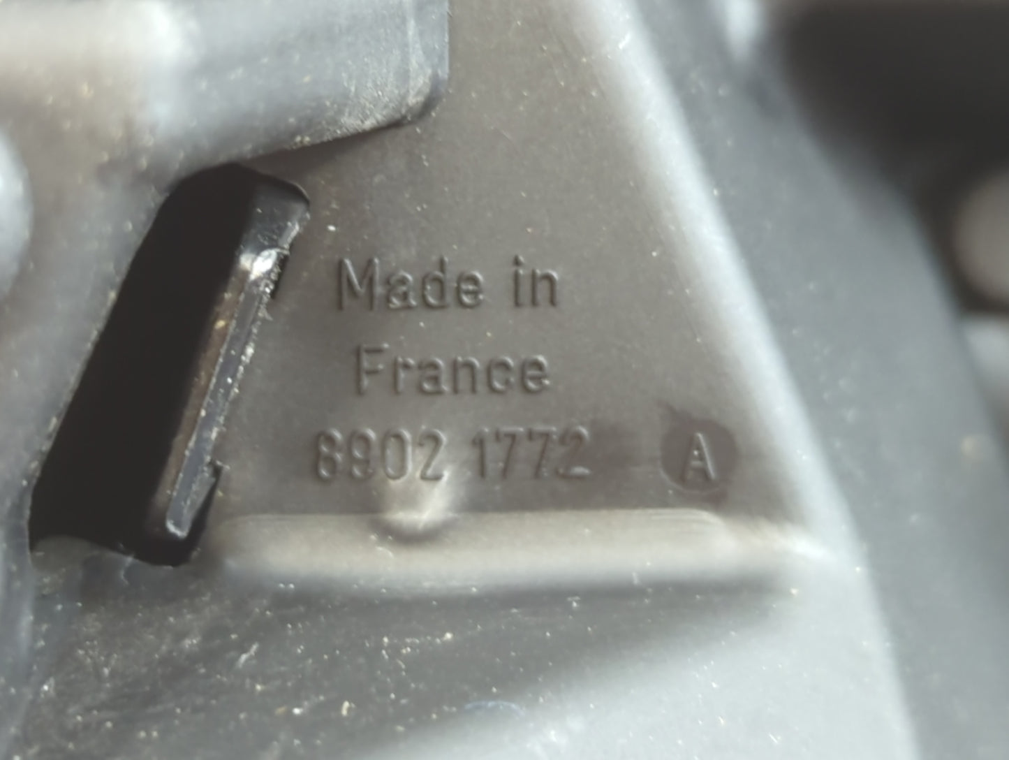 2002-2008 Jaguar X-Type Tail Light Assembly Passenger Right OEM P/N:6902 1772 Fits Fits 2002 2003 2004 2005 2006 2007 2008 O