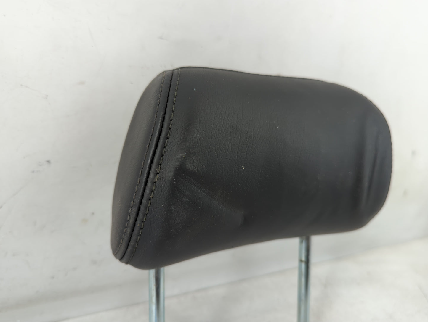 2002-2008 Jaguar X-Type Headrest Head Rest Rear Center Seat Fits Fits 2002 2003 2004 2005 2006 2007 2008 OEM Used Auto Parts