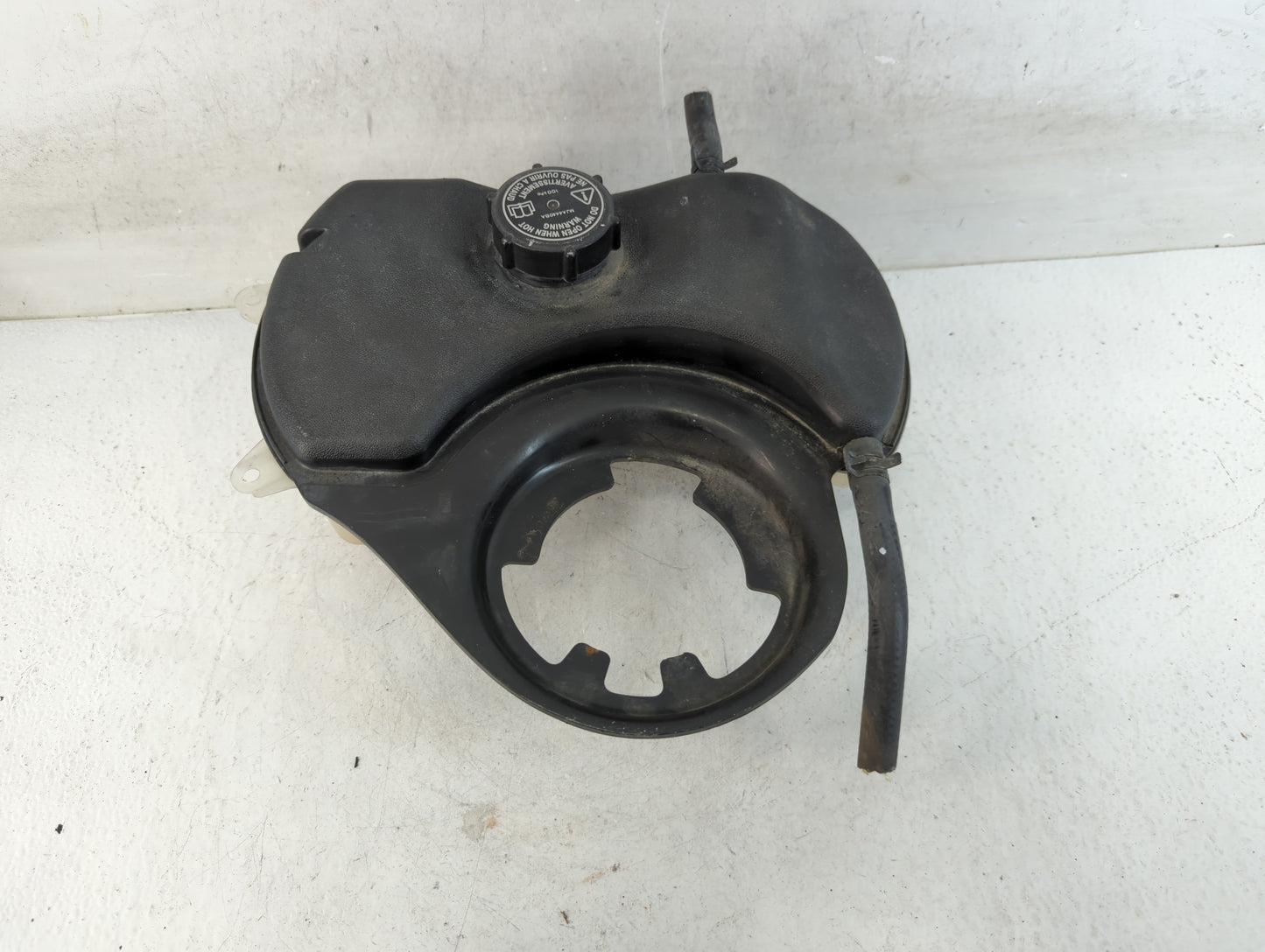 2002-2008 Jaguar X-type Radiator Coolant Overflow Expansion Tank Bottle - Oemusedautoparts1.com
