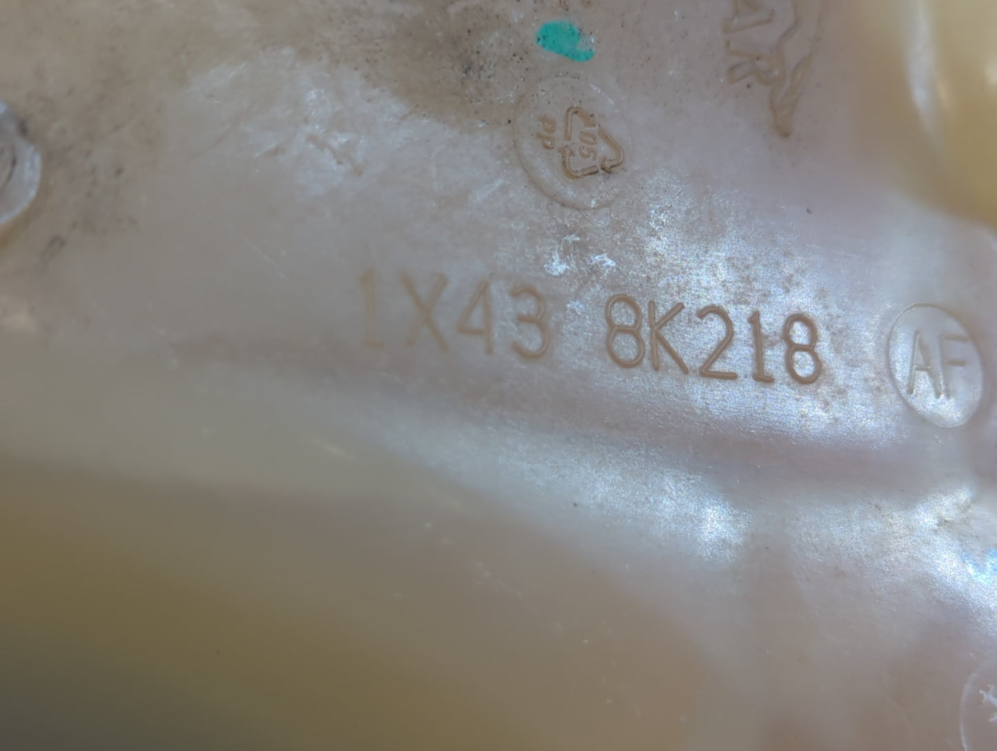 2002-2008 Jaguar X-type Radiator Coolant Overflow Expansion Tank Bottle - Oemusedautoparts1.com