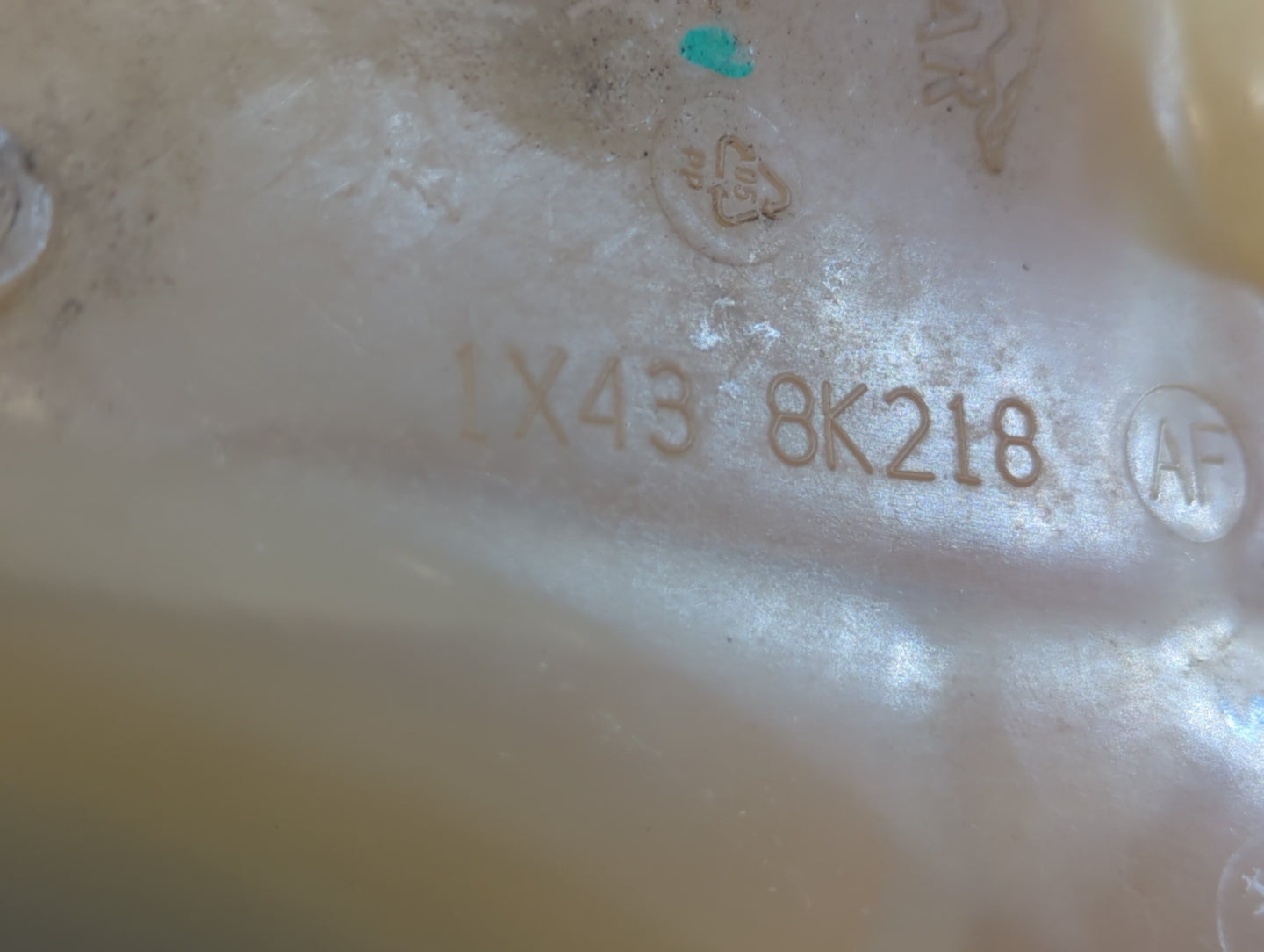 2002-2008 Jaguar X-type Radiator Coolant Overflow Expansion Tank Bottle - Oemusedautoparts1.com