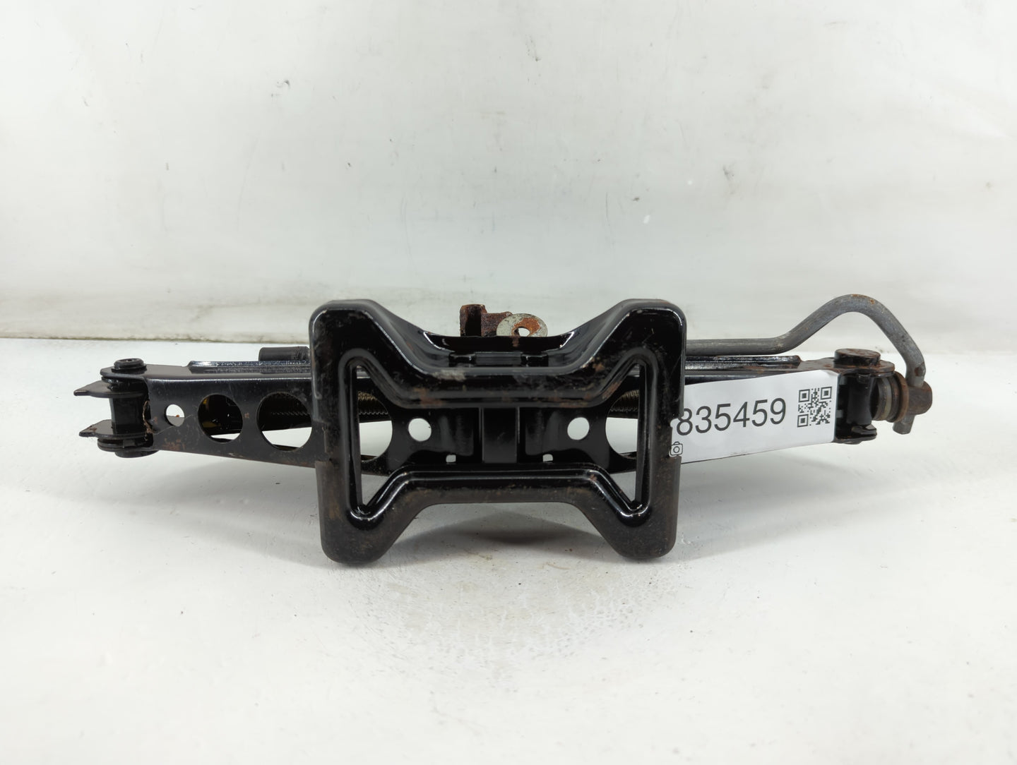 2004 Jaguar X-type Spare Scissor Car Jack - Oemusedautoparts1.com