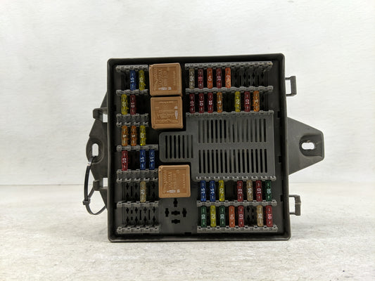 2004-2005 Jaguar Xj8 Fusebox Fuse Box Panel Relay Module P/N:2W93-14N023-BC 2W93-14A073-AF Fits Fits 2004 2005 OEM Used Auto Parts