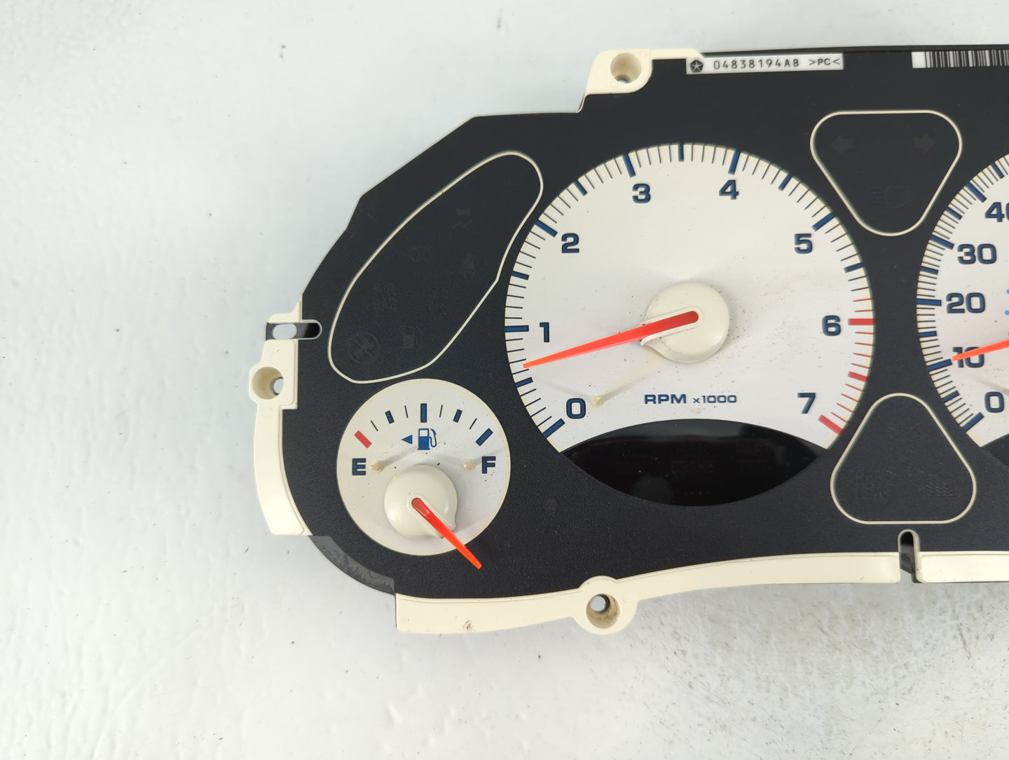 2004 Jeep Cherokee Instrument Cluster Speedometer Gauges P/N:04828935AB Fits OEM Used Auto Parts - Oemusedautoparts1.com