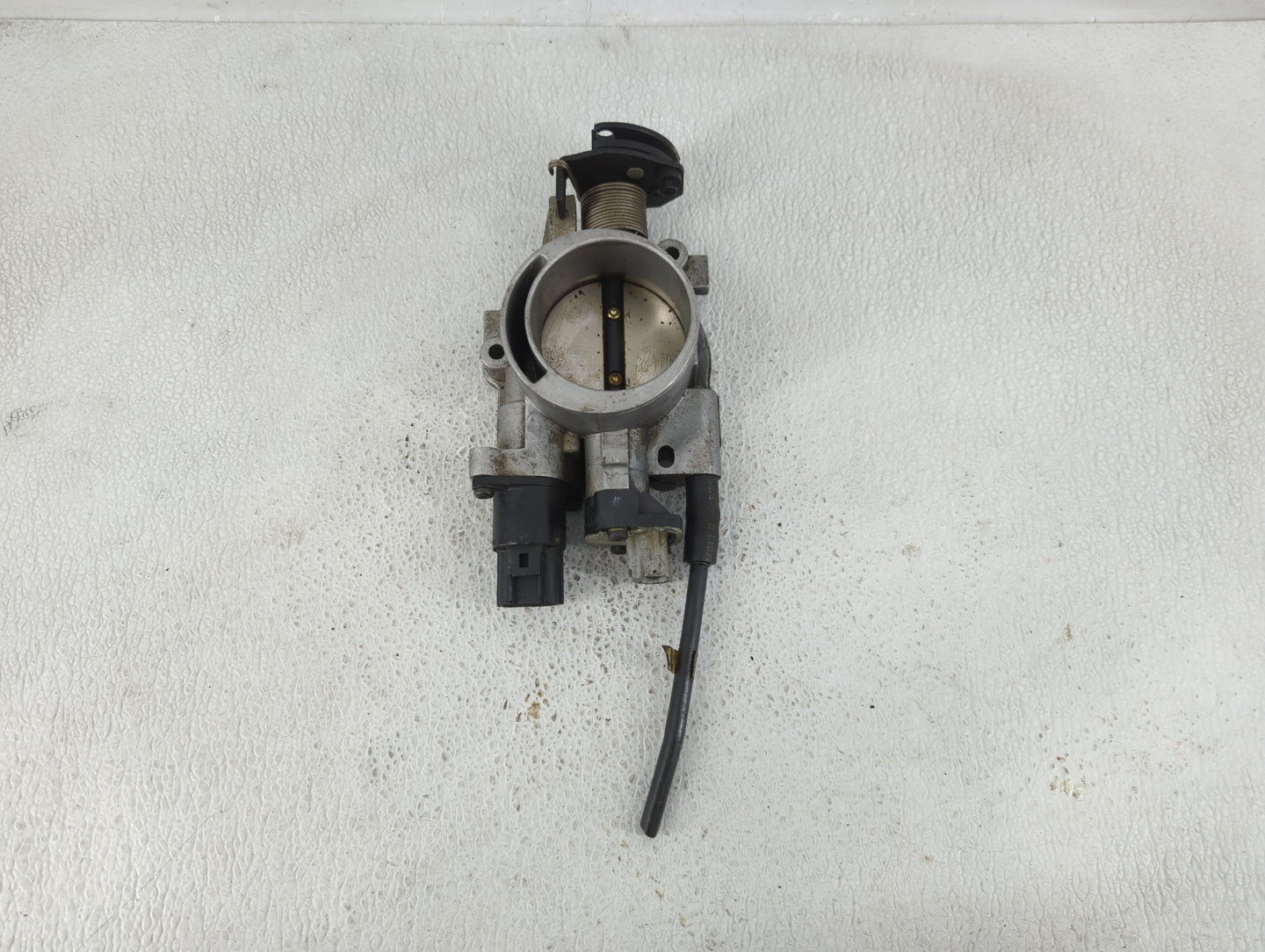 2001-2004 Jeep Grand Cherokee Throttle Body P/N:1200008bb Fits Fits 2001 2002 2003 2004 OEM Used Auto Parts - Oemusedautopar