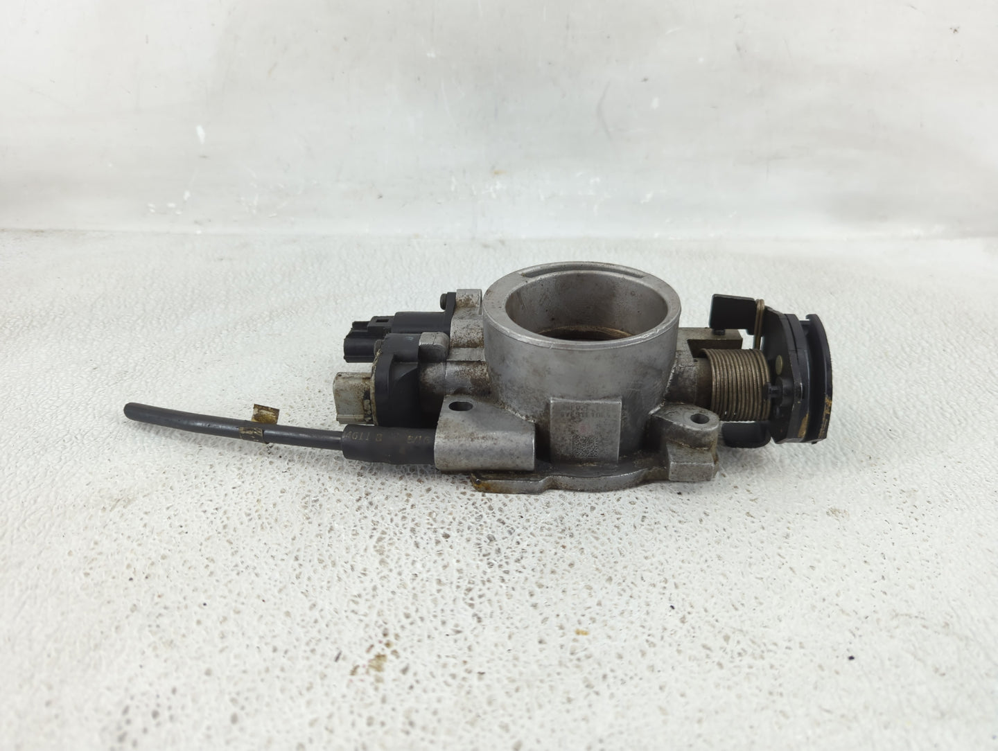 2001-2004 Jeep Grand Cherokee Throttle Body P/N:1200008bb Fits Fits 2001 2002 2003 2004 OEM Used Auto Parts - Oemusedautopar