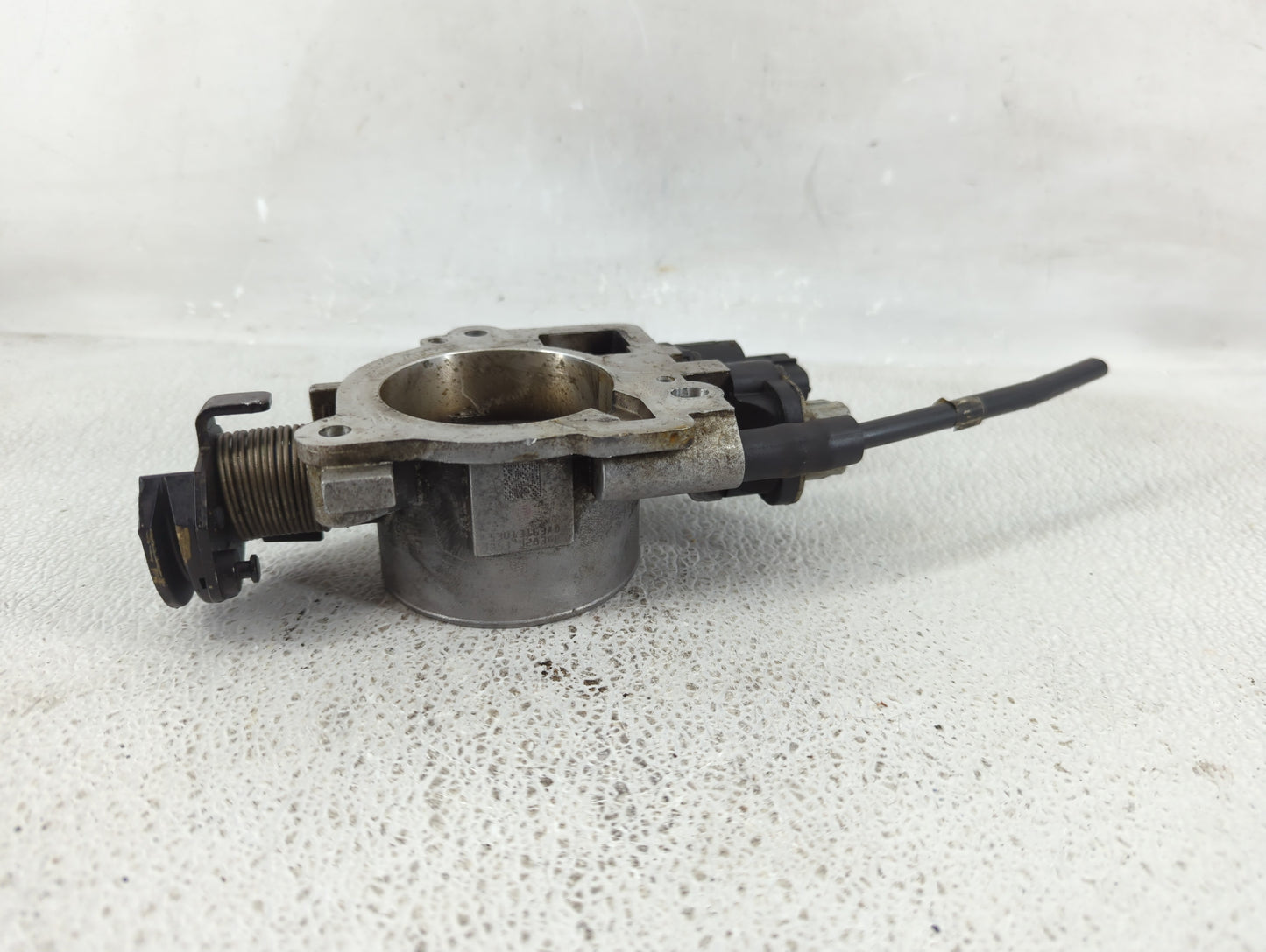 2001-2004 Jeep Grand Cherokee Throttle Body P/N:1200008bb Fits Fits 2001 2002 2003 2004 OEM Used Auto Parts - Oemusedautopar