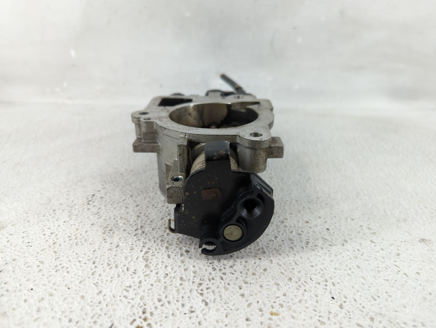 2001-2004 Jeep Grand Cherokee Throttle Body P/N:1200008bb Fits Fits 2001 2002 2003 2004 OEM Used Auto Parts - Oemusedautopar