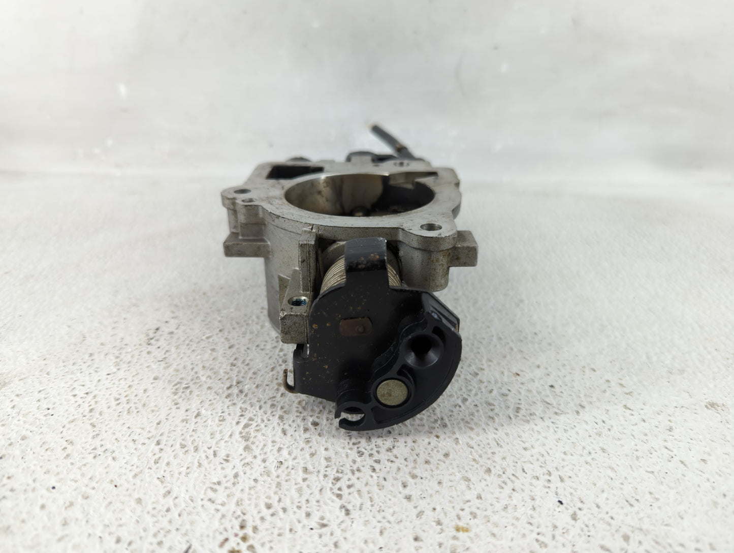 2001-2004 Jeep Grand Cherokee Throttle Body P/N:1200008bb Fits Fits 2001 2002 2003 2004 OEM Used Auto Parts - Oemusedautopar