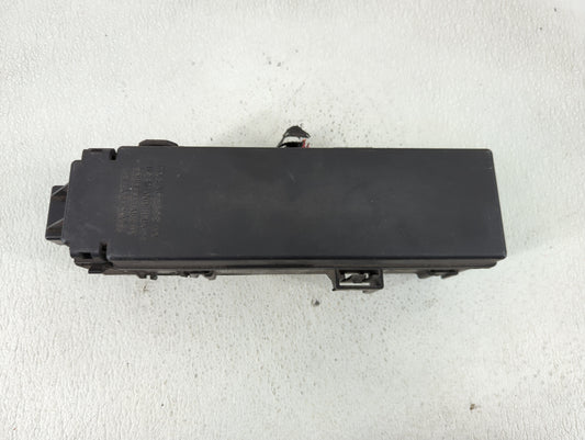 2000-2004 Jeep Grand Cherokee Fusebox Fuse Box Panel Relay Module P/N:UTA 90218 Fits Fits 2000 2001 2002 2003 2004 OEM Used 