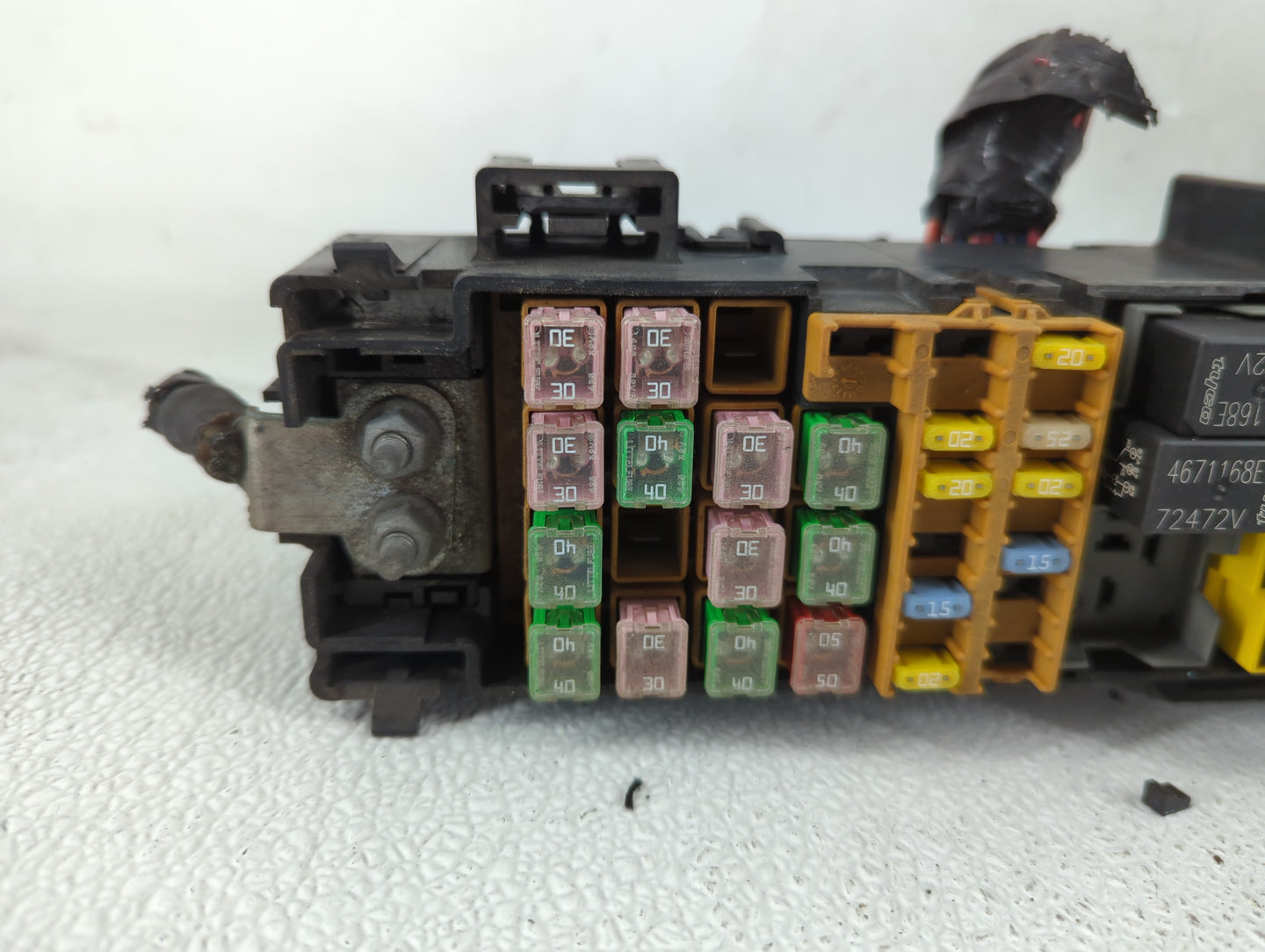 2000-2004 Jeep Grand Cherokee Fusebox Fuse Box Panel Relay Module P/N:UTA 90218 Fits Fits 2000 2001 2002 2003 2004 OEM Used 