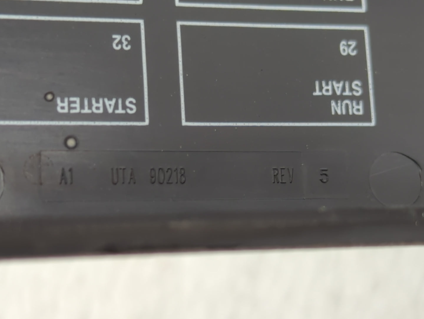 2000-2004 Jeep Grand Cherokee Fusebox Fuse Box Panel Relay Module P/N:UTA 90218 Fits Fits 2000 2001 2002 2003 2004 OEM Used 
