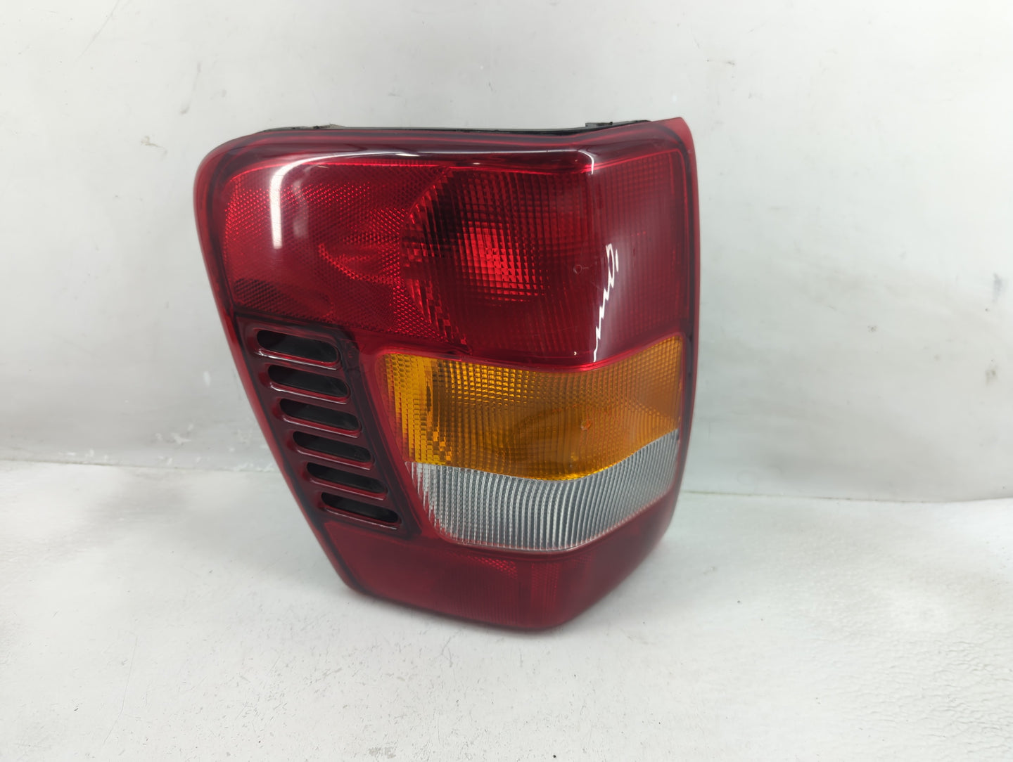 2003-2004 Jeep Grand Cherokee Tail Light Assembly Driver Left OEM P/N:3911-02A Fits Fits 2003 2004 OEM Used Auto Parts - Oem